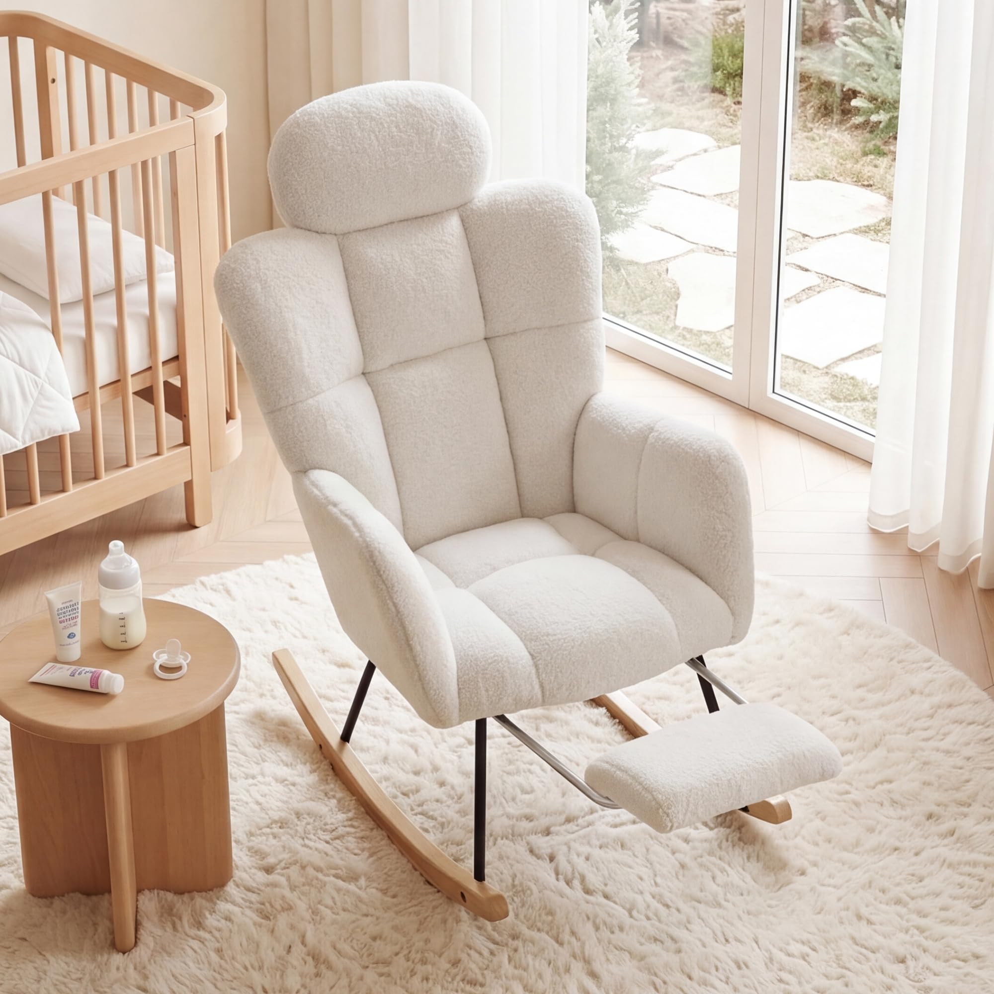 DEKKETO Fauteuil à Bascule - Rocking Chair avec Appui-tête & Repose-Pieds, Fauteuil Relax Scandinave en Tissu Bouclette, pour Salon, Allaitement, Chambre, Pieds en Bois Massif, Blanc