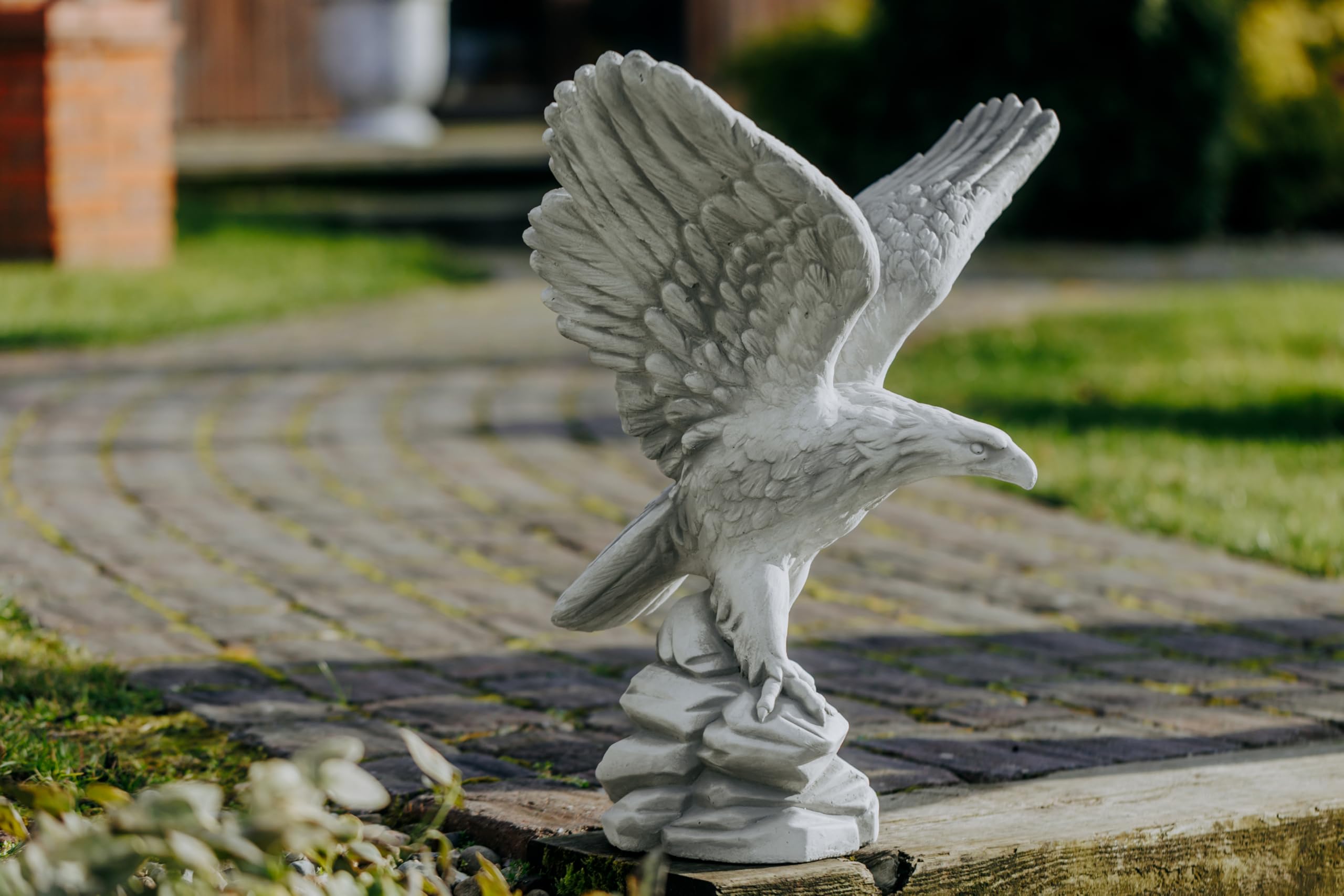 gartendekoparadies.de Królewski orzeł królewski, zestaw 2 szt., lewy i prawy, biały szary betonowy kamienny figurka, odporna na mróz, do użytku na zewnątrz, wysokość 55 cm, 25 kg