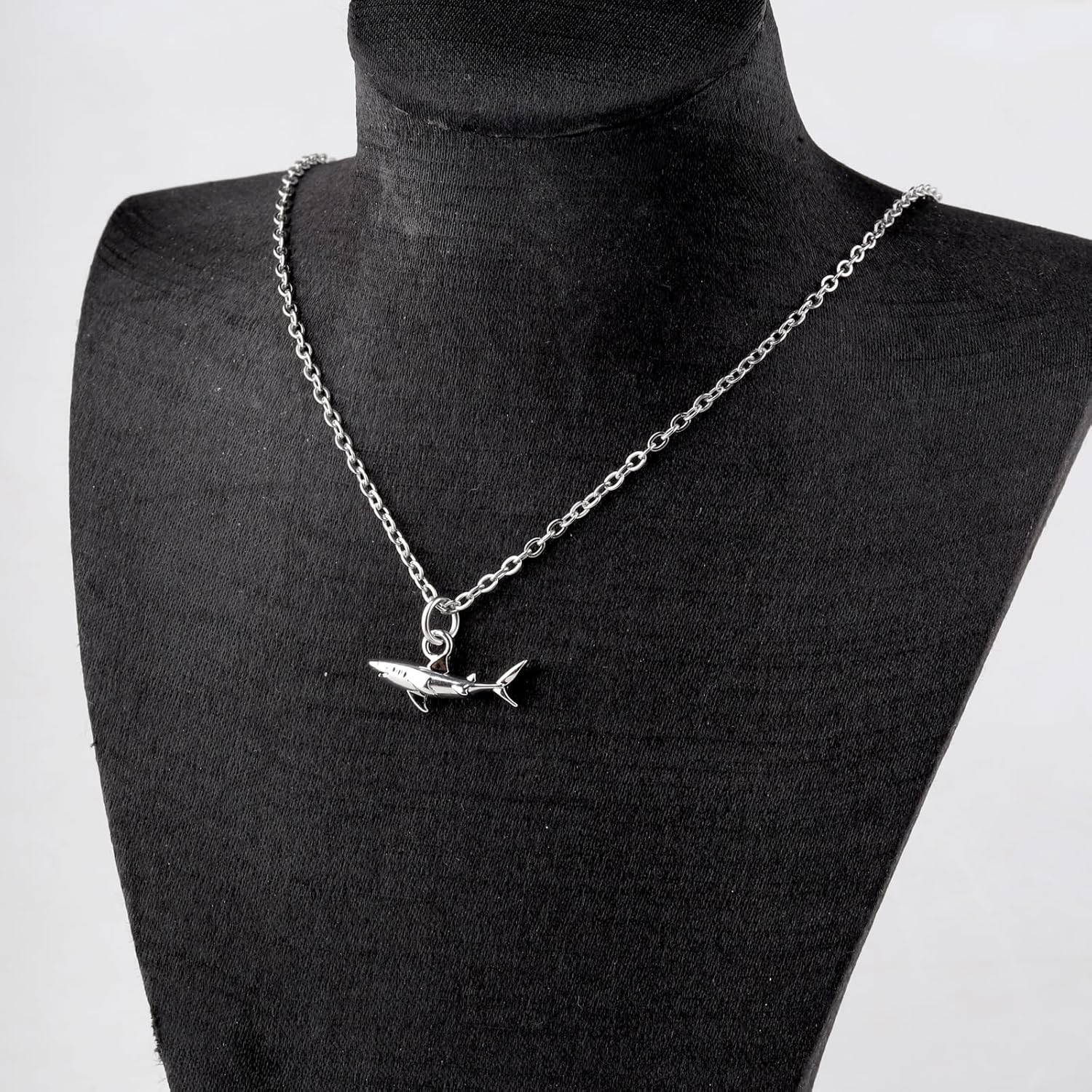BLEOUK Shark Pendant Necklace Jewelry Themed Gifts Shark Encourage Present Friendship Gift Ocean Animals Present - Image 3
