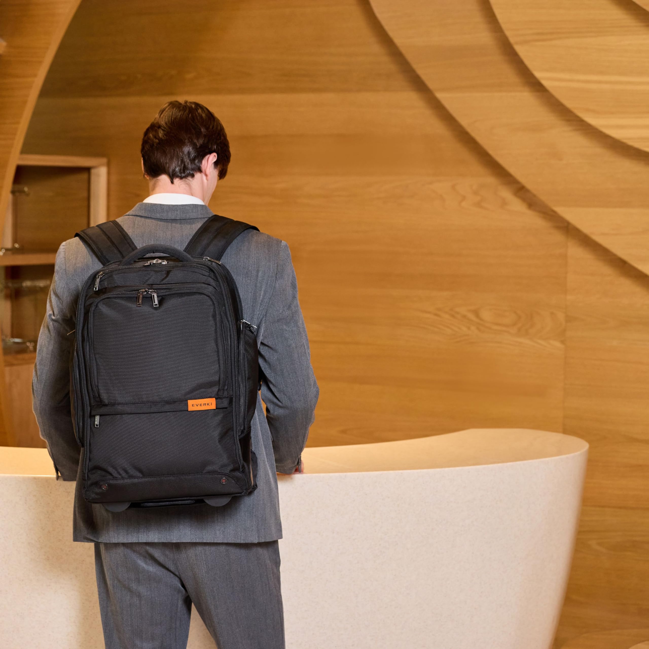 Everki Wheeled 123 Mochila para portátil con Ruedas – para 15,6" y MacBook 16", Equipaje de Mano con Ruedas reemplazables + Juego 3 Cubos de compresión