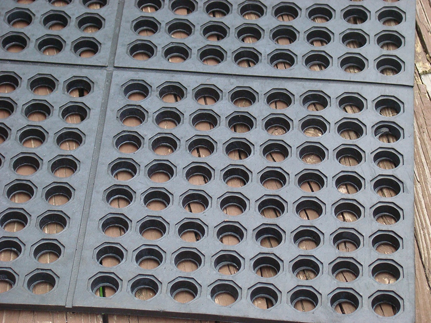 Kempf Rubber Antifatigue Drainage Mat, Interlocking for Wet and Dry