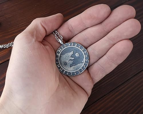 Miniatura 8 de Small 925 Sterling Silver Viking Wolf Yin Yang Necklace With Full Set of Runes For Men and Women - Wolves Fenrir Geri Freki Skoll Hati - Viking