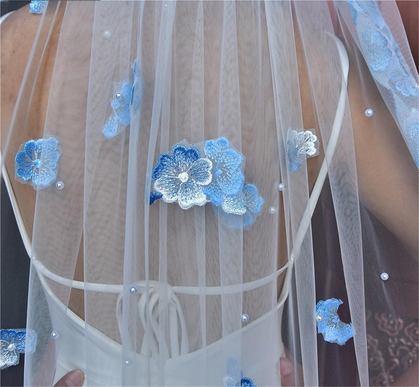 Brautschleier Braut Blumenstickerei Blaue Blume Wald Fantasy Reisefotografie Schleier Hochzeit Brautschleier