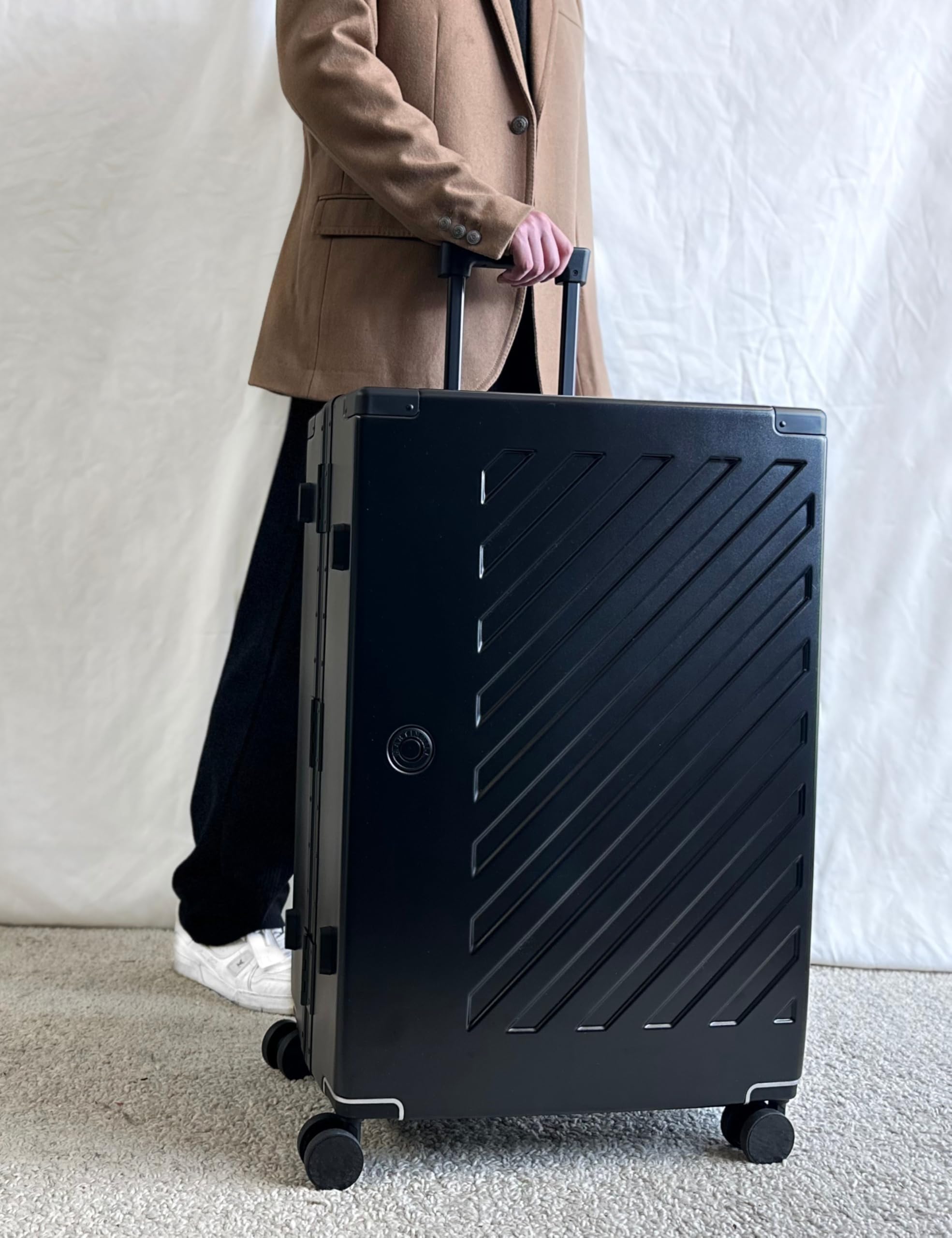 JLY Valigia Rigida 100% Policarbonato Senza Cerniera, Trolley da Viaggio con Doppio Lucchetto TSA, 4 Ruote Girevoli e Manico in Lega di Alluminio, Bagaglio da Stiva (Nero Acciaio, L (77cm 97L))
