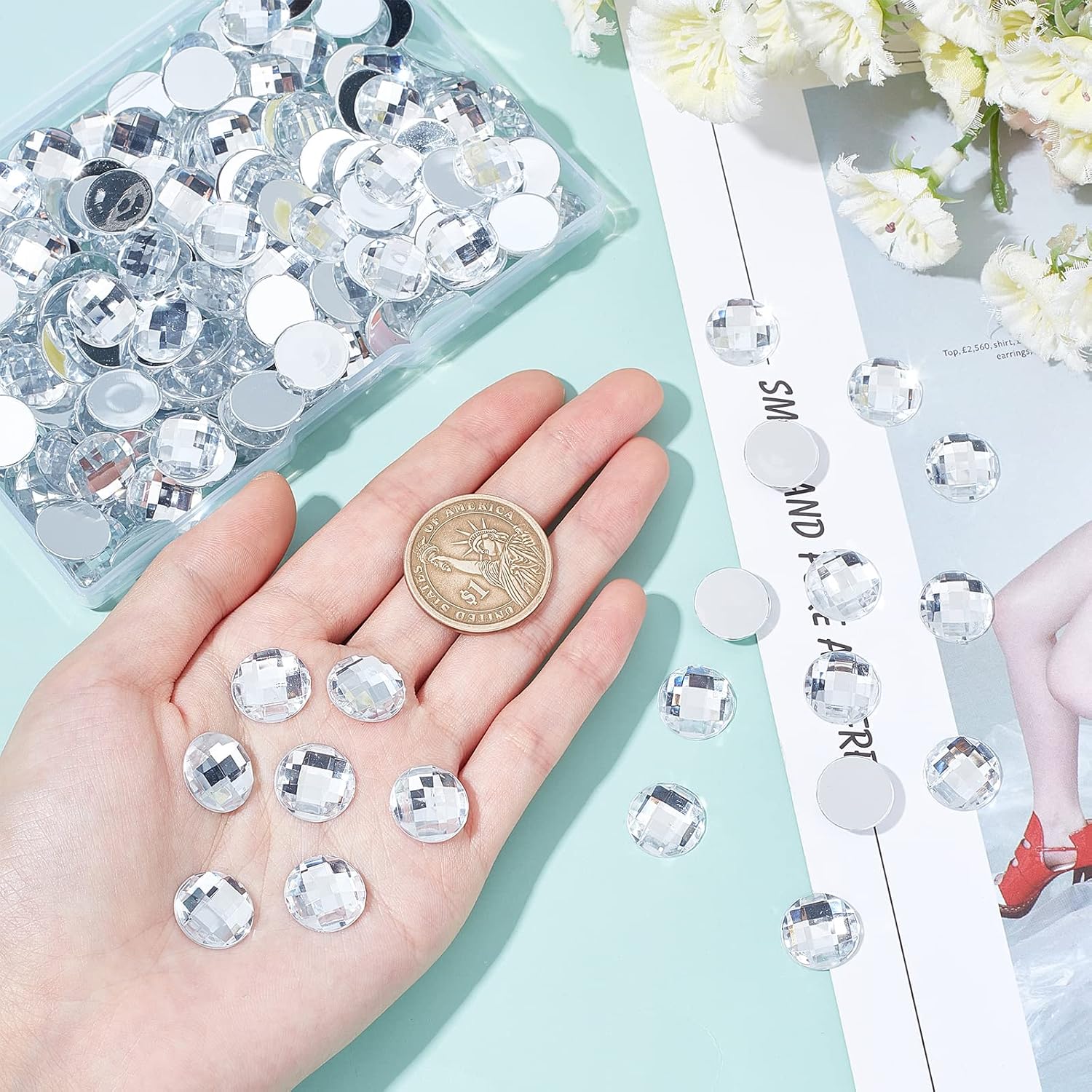 FINGERINSPIRE 200 Pcs 14mm Flat Back Round Acrylic Rhinestone Gems with Container Clear Circle Crystals Bling Jewels Acrylic Jewels Embelishments for Costume Making Cosplay Jewels Crafts