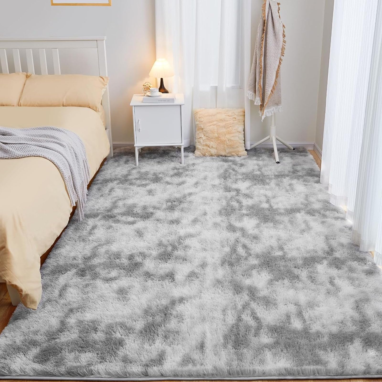 Tapis salon 200 x 220 cm gris clair à poils longs et doux