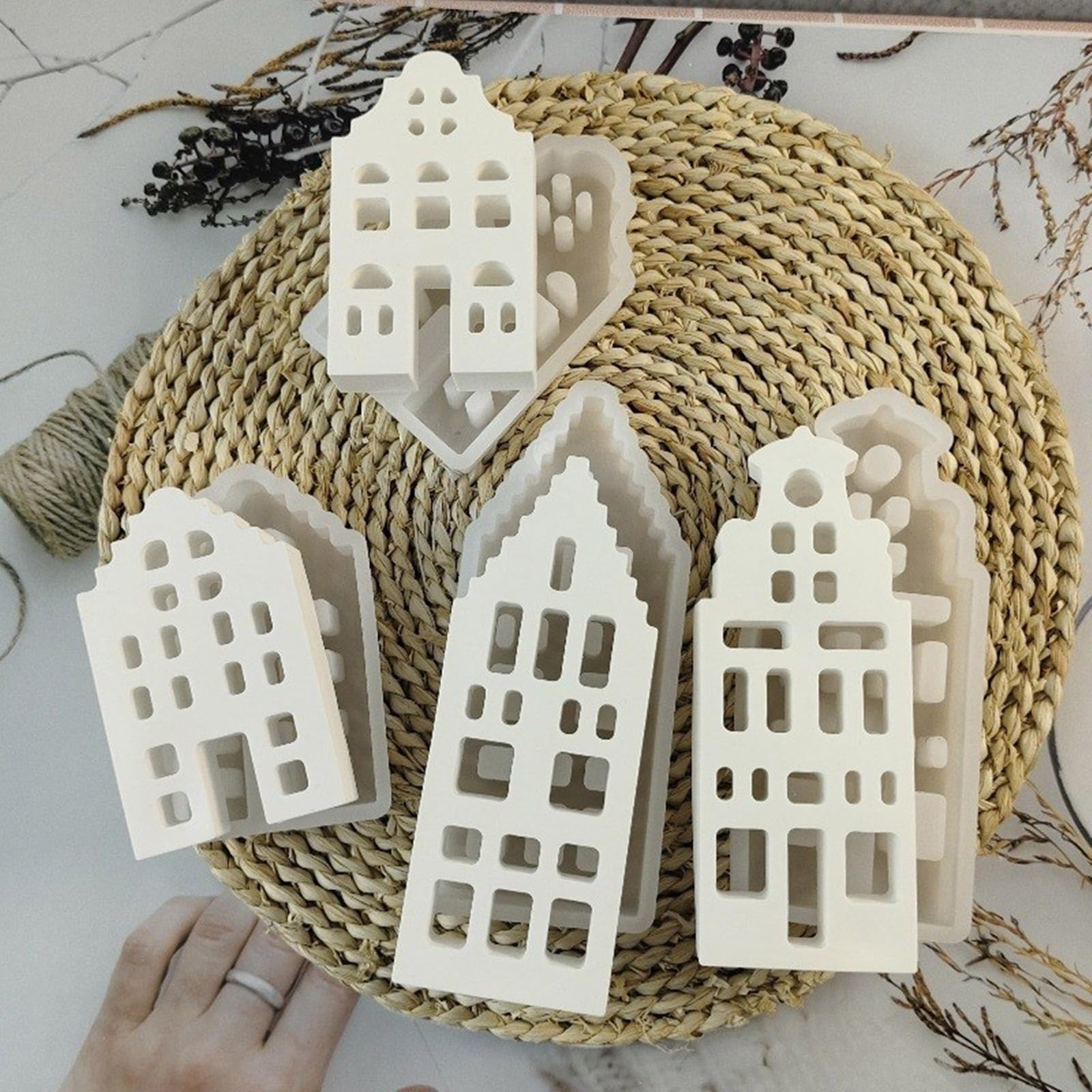 Stampi per ornamenti a forma casa sul canale da 4