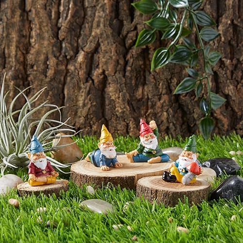 Miniatura 2 de Juvale - Juego de 4 mini gnomos de jardín, estatua al aire libre en posturas divertidas para regalos de yoga, decoración de macetas (2 pulgadas)