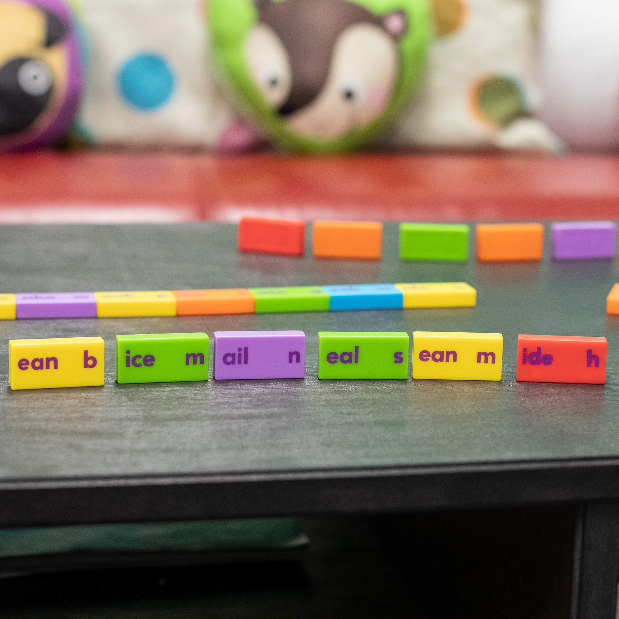 Amazon.com: Educational Insights Phonics Dominoes-Blends and Diagraphs,  Multi (2942) & Insights Phonics Dominoes - Long Vowels, Long Vowel Game for  Kids Ages 6 and up, (84 Pieces) : Toys & Games