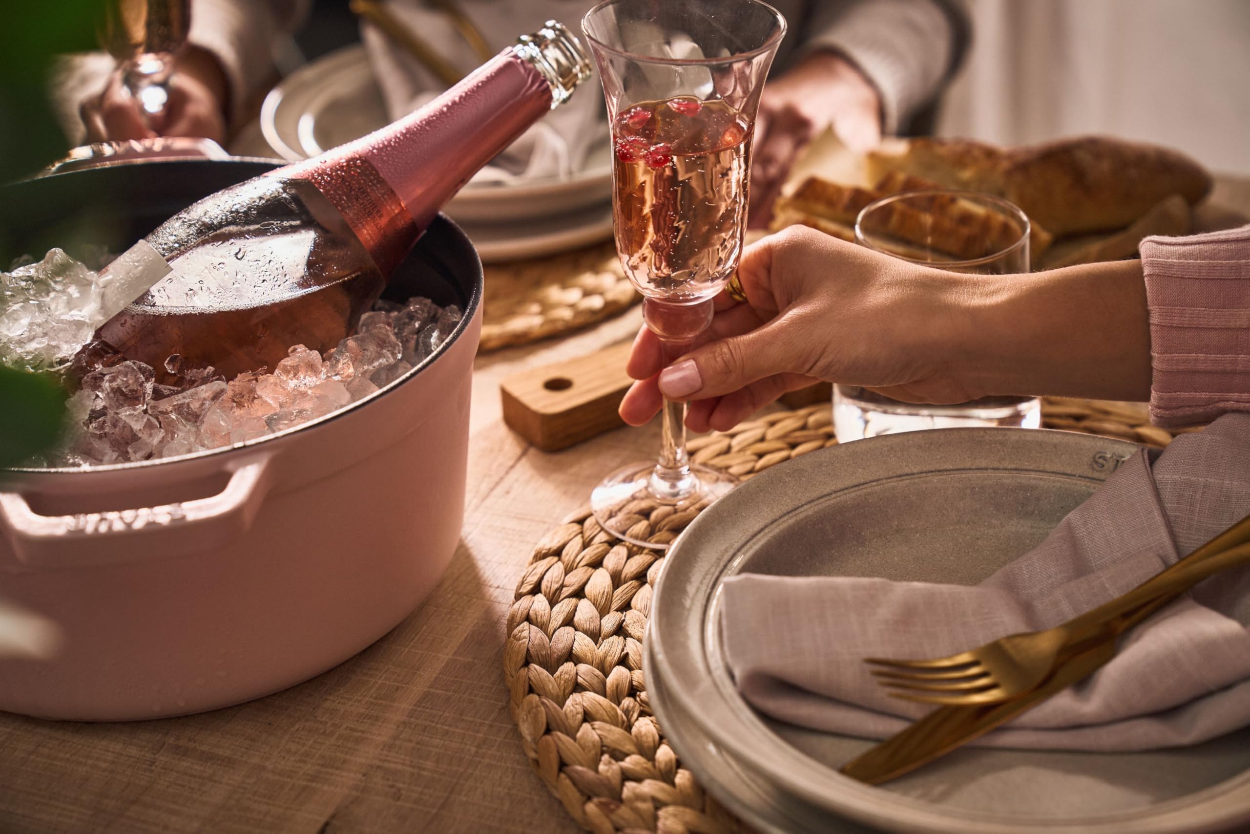 Amazon.com: staub Cocotte Round Sorbet Rose Z1032-759 