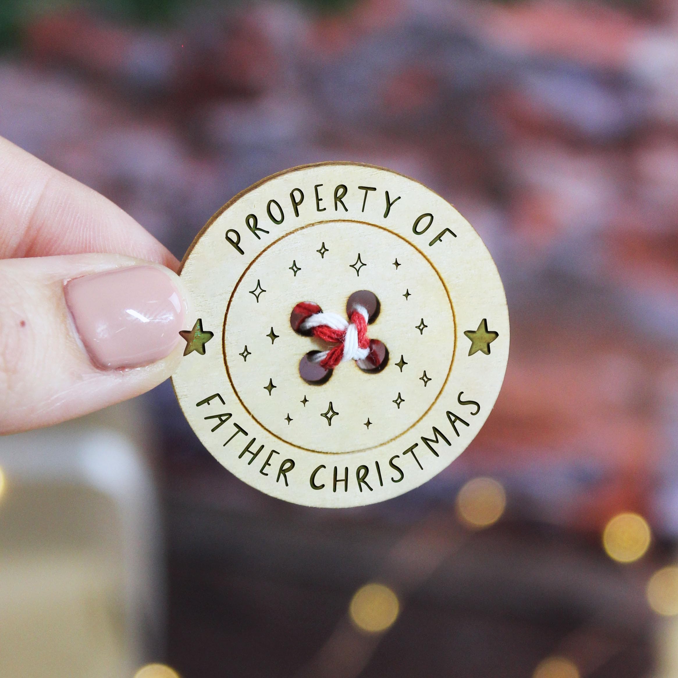 eBuyGB Father Christmas’ Lost Button, Property of Father Christmas, Christmas Eve Tradition, Xmas Stocking Filler, Wooden Santa’s Missing Button