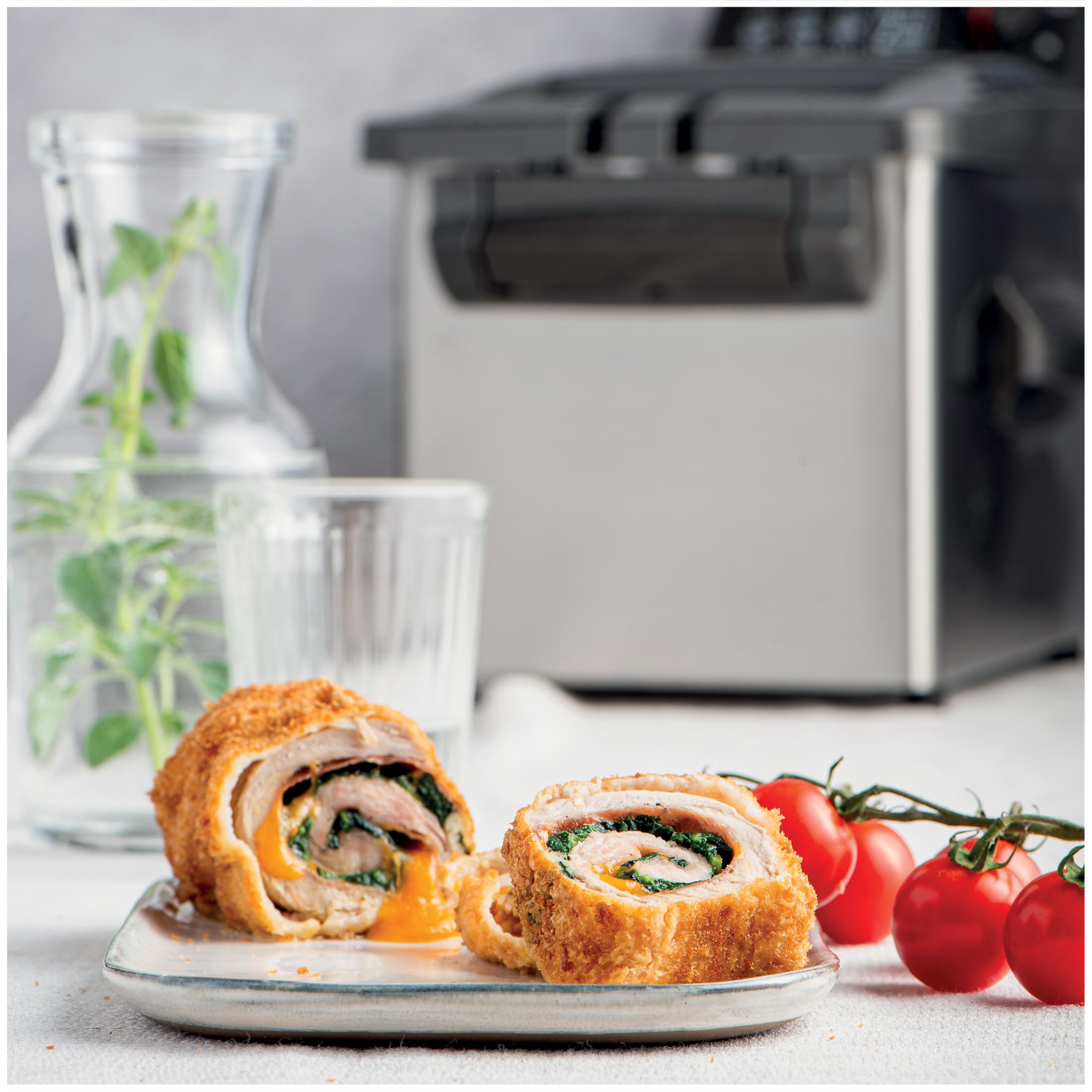 Fritel Friteuse Turbo SF® 4345-4 L - 3200 W - Filtre + Fenêtre de contrôle - 3 à 5 pers. - Couvercle fixe - Huile + graisse solide