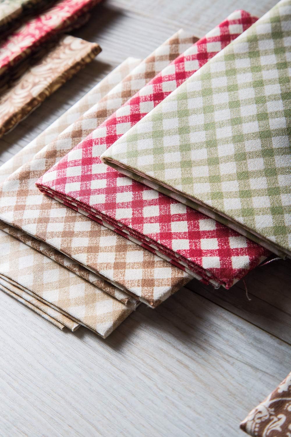 Connecting Threads Print Collection Precut Quilting Fabric Bundle 2.5" Strips (Heirloom Bouquet)