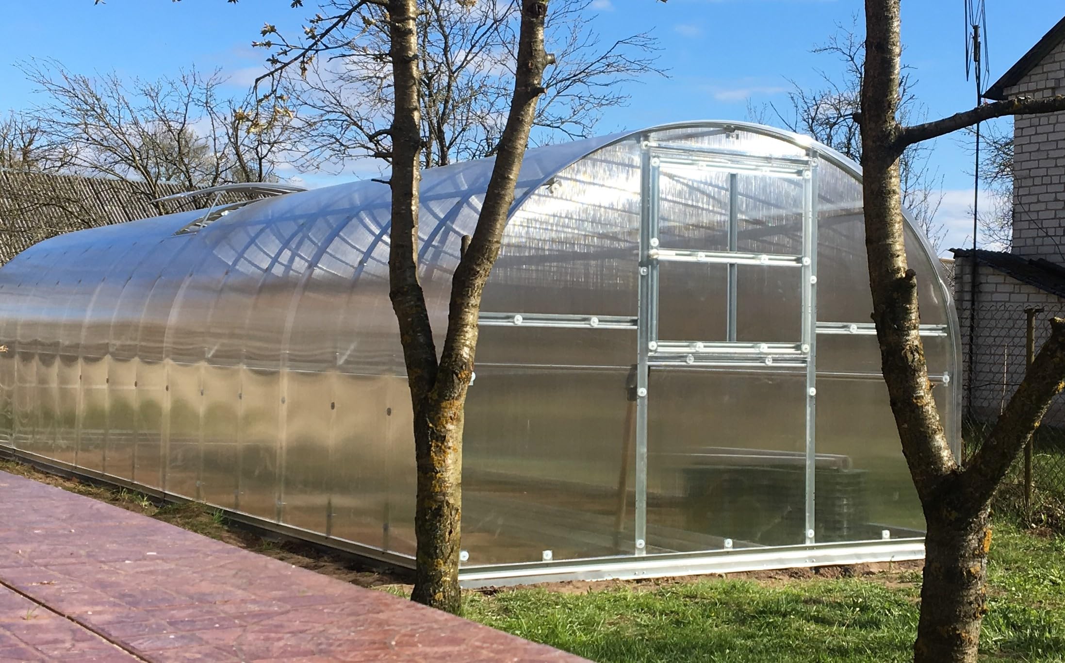 Serre KLASIKA 18 (3 x 6 m) avec fondations et polycarbonate 6 mm