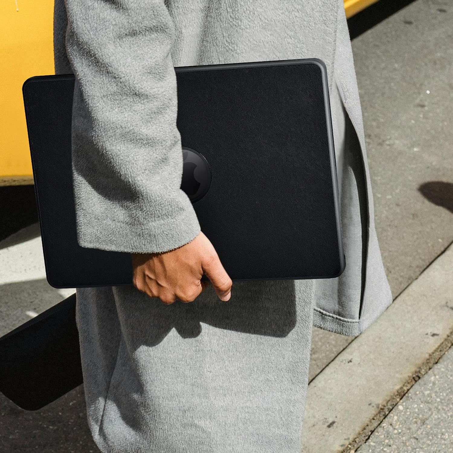 Travel Essential Case for MacBook Pro 14 inch, M5/M4/M3/M2/M1 Pro/Max Chip (2026-2021), Slim Protective Shell Cover, Advanced Cooling Ventilation, Business Executive Style, Black