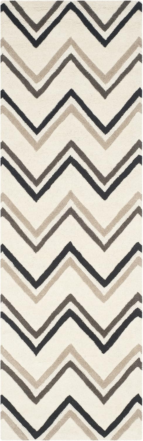 SAFAVIEH Cambridge Collection Runner Rug - 2'6" x 6', Ivory & Black, Handmade Chevron Wool, Ideal for High Traffic Areas in Living Room, Bedroom (CAM581B)
