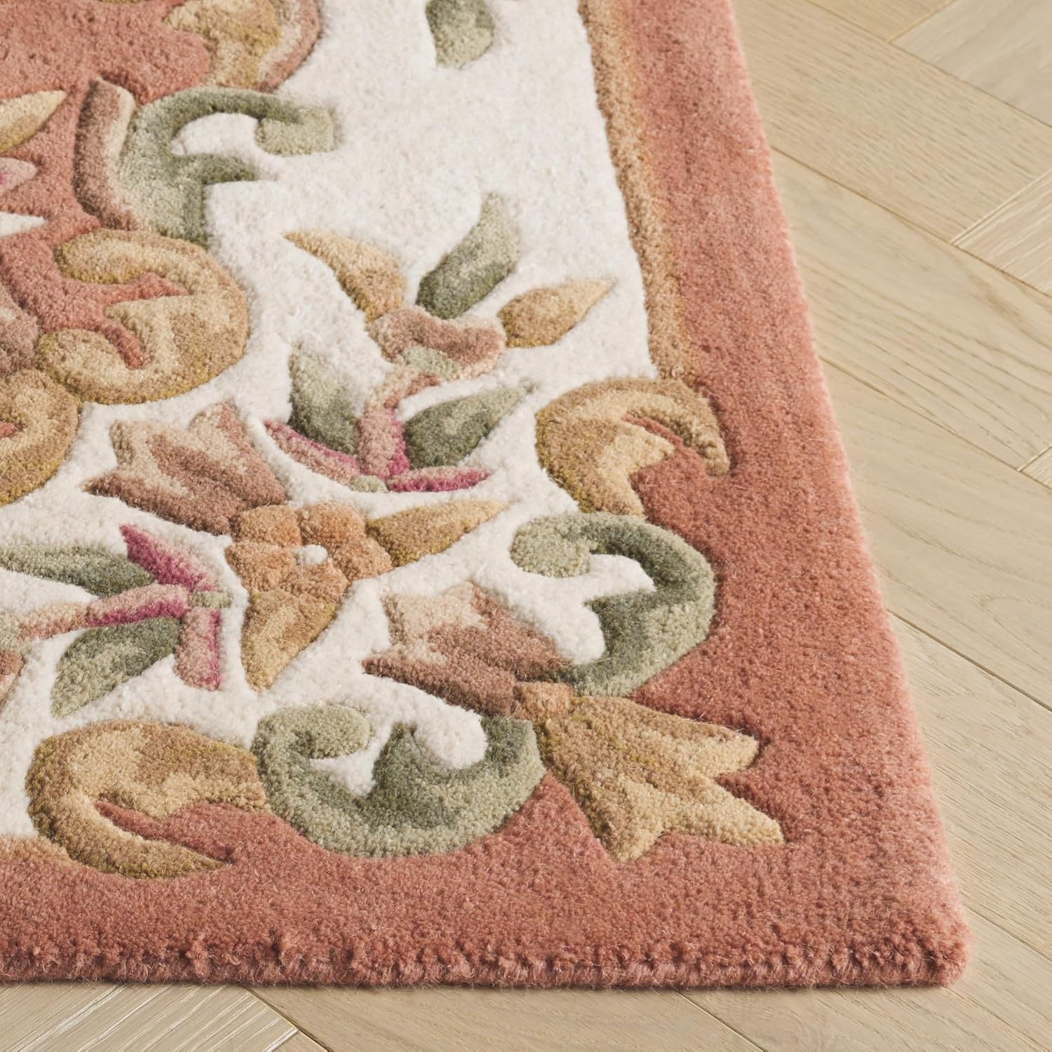 SAFAVIEH 8x10 Area Rug - Aubusson Collection - Large - Peach & Ivory, Handmade Wool, Ideal for Living Room, Bedroom, Dining Space (AUB301S)