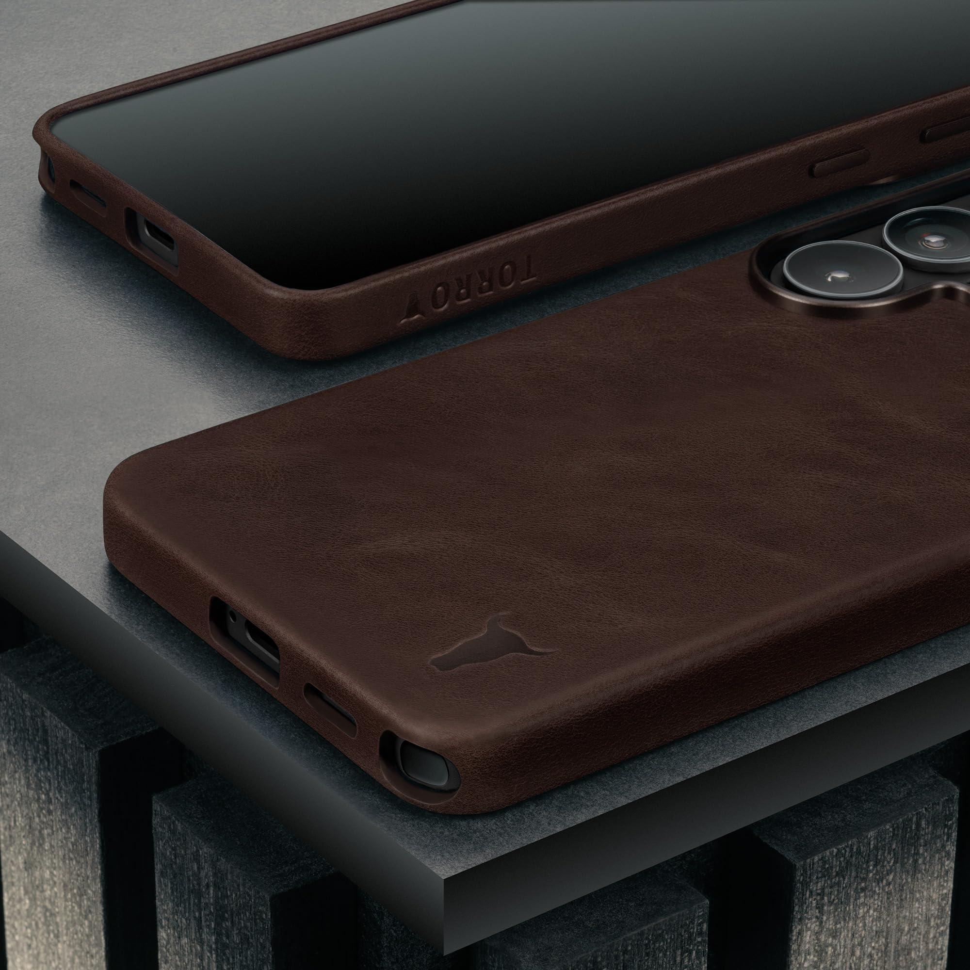 TORRO Etui kompatybilne z Samsung Galaxy S26 Ultra 5G 2026 - skórzane etui premium z funkcją ładowania MagSafe, smukłe, z zderzakiem (Ciemnobrązowy)