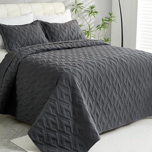 EVENHUG Juego de edredón tamaño King, suave, ligero, gris oscuro, con 2 fundas de almohada, cubrecama reversible para todas las estaciones, 3 piezas