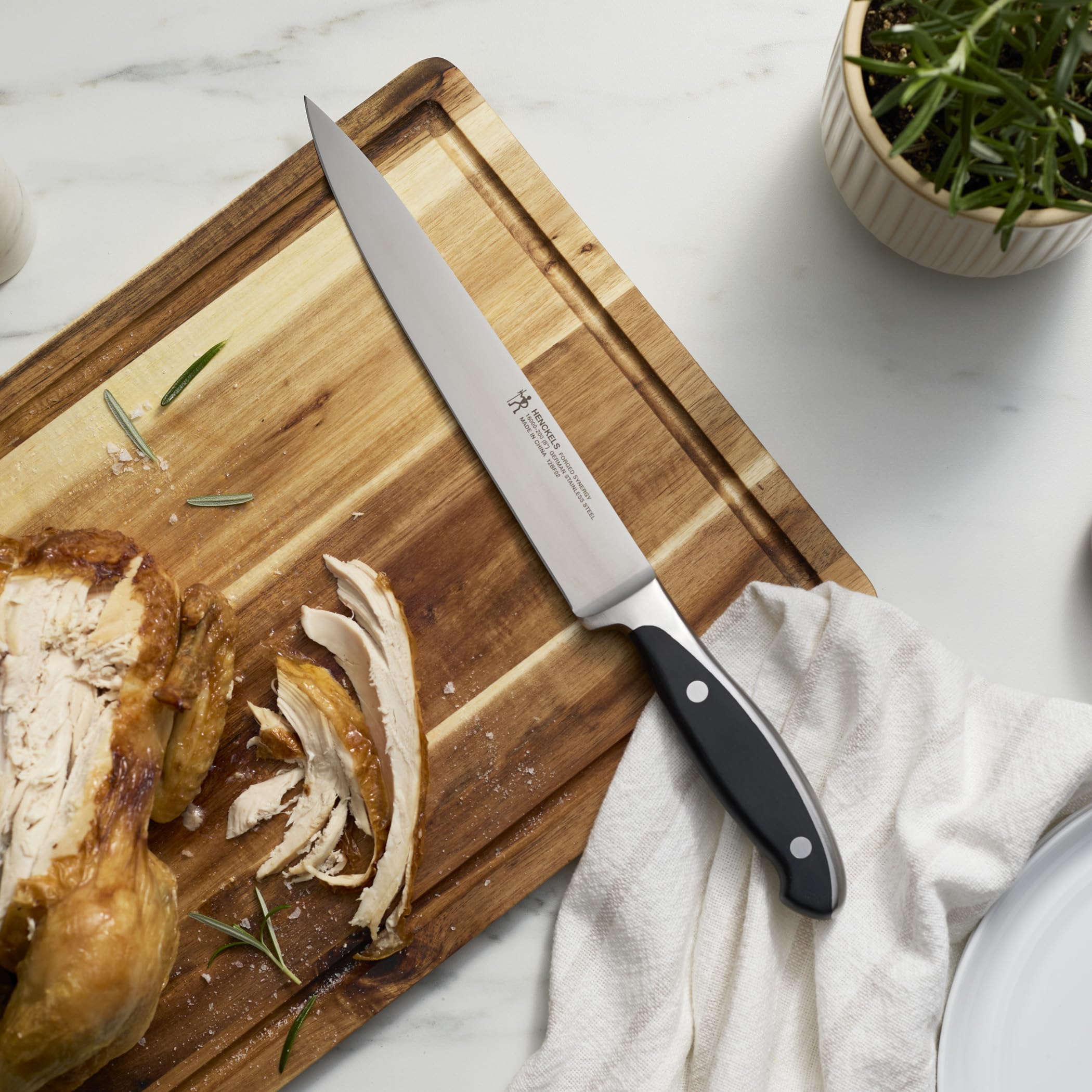 Amazon.com: HENCKELS Forged Synergy 8-inch Carving Knife, Black