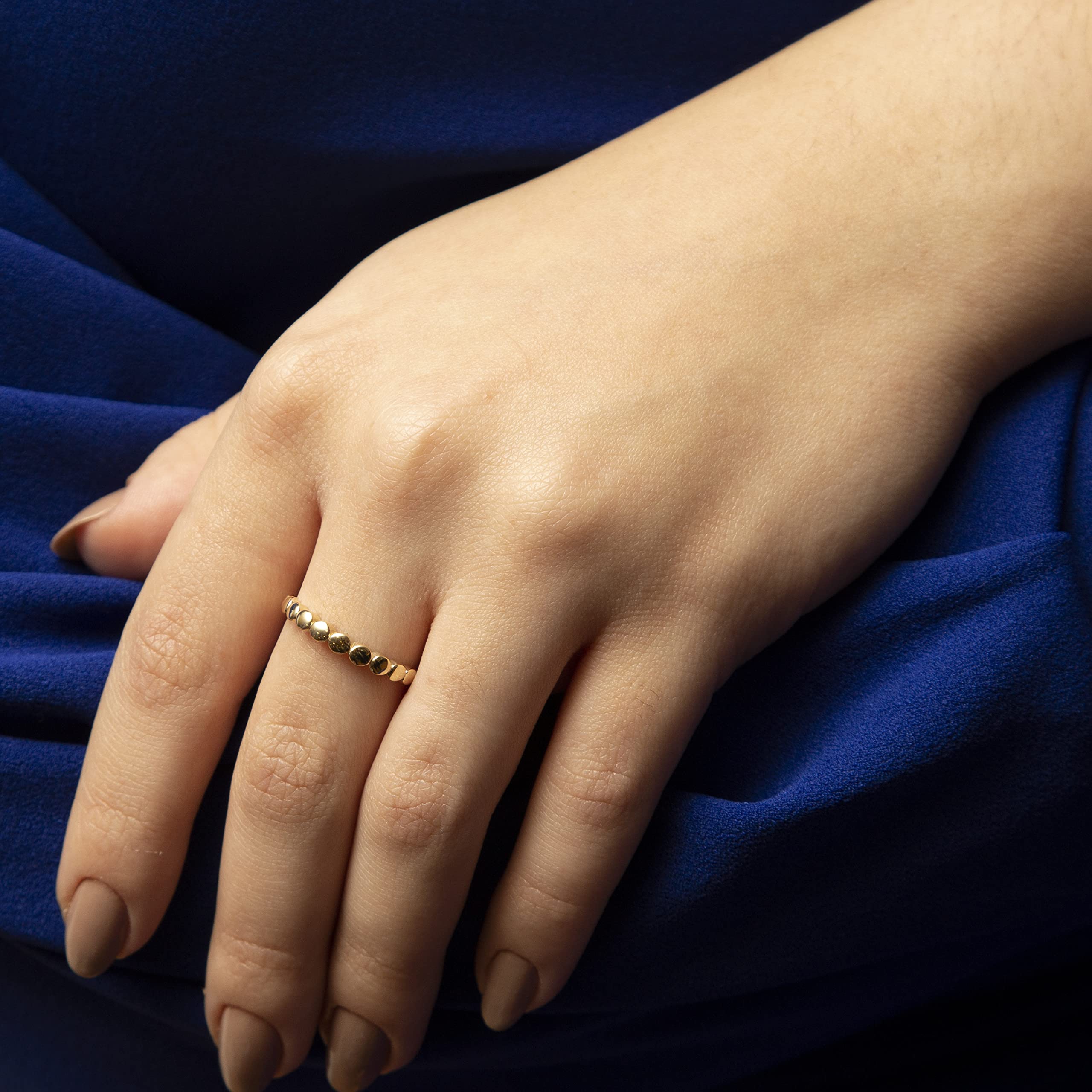 CARISSIMA Anillo de mujer en Oro Amarillo de 9 quilates con círculos pulidos en diferentes tamaños