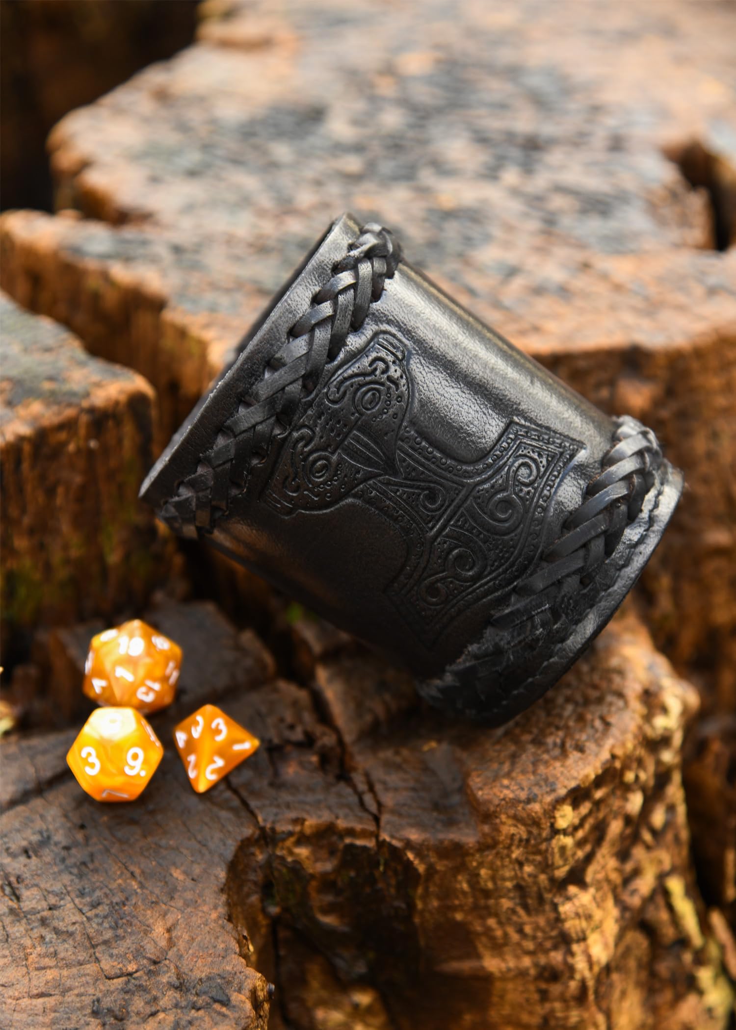 Ulfberth - Wysokiej jakości wikiński kubeczek do gry z motywem Mjölnir, prawdziwa skóra, średniowieczny kubek ze skóry, LARP, Reenactment (Czarny Młot Thora)
