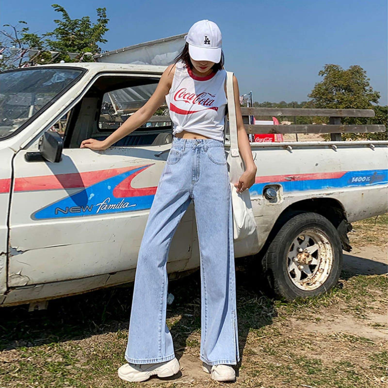 Jeans déchirés taille haute pour affiner la silhouette sans serrer