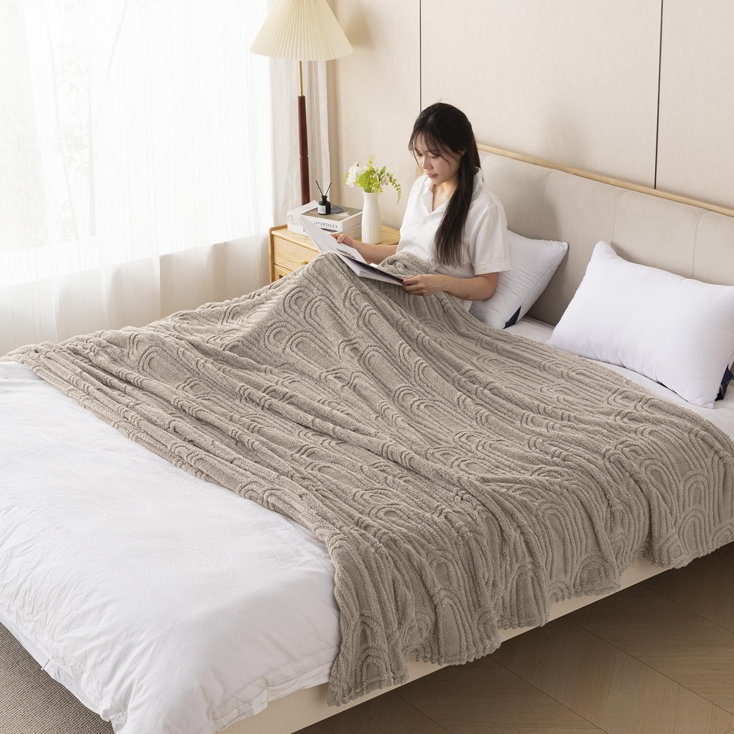 HOKIPO Fleece AC Blanket Double Bed Queen, 200X230 cm / 6.5X7.5 Feet, Brown (NEW-AR-6206-BRN)-image-5
