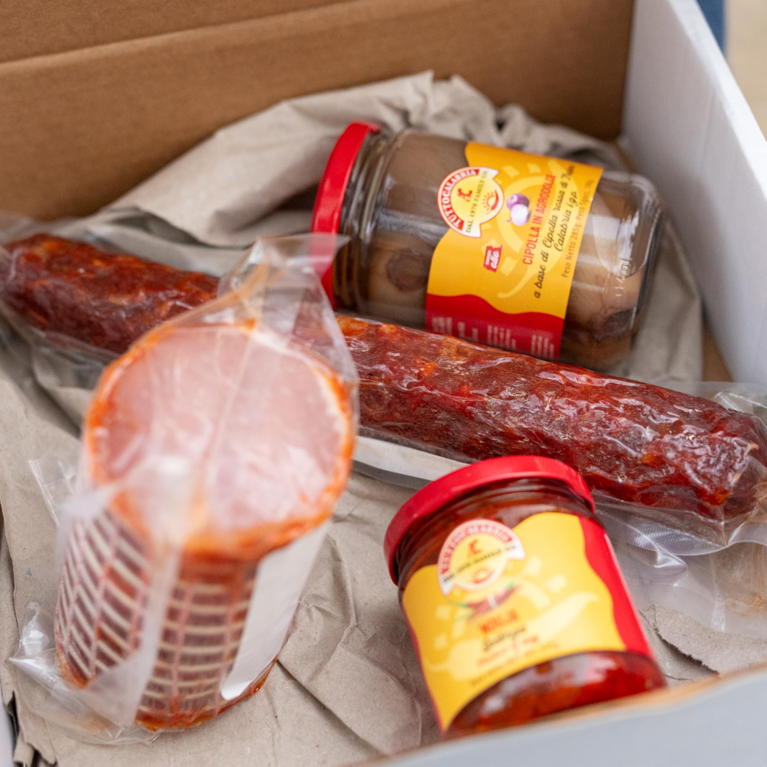 Pizza Kit Calabrese Box Regalo: Salamino, Filetto Casareccio, Cipolla Rossa di Tropea, Nduja di Spilinga - Specialità Gastronomiche per Aperitivi, Pizza e Panini - Sapori Mediterranei