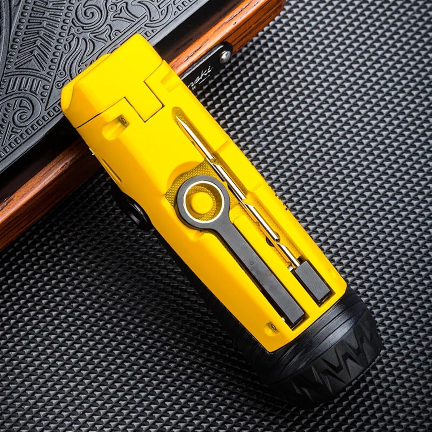 Portable Multifunctional Lighter, Made Metal, Adjustable Flame, Outdoor Windproof Butane Lighter, Suitable for Gifts Candles Camping, etc.(Gray)