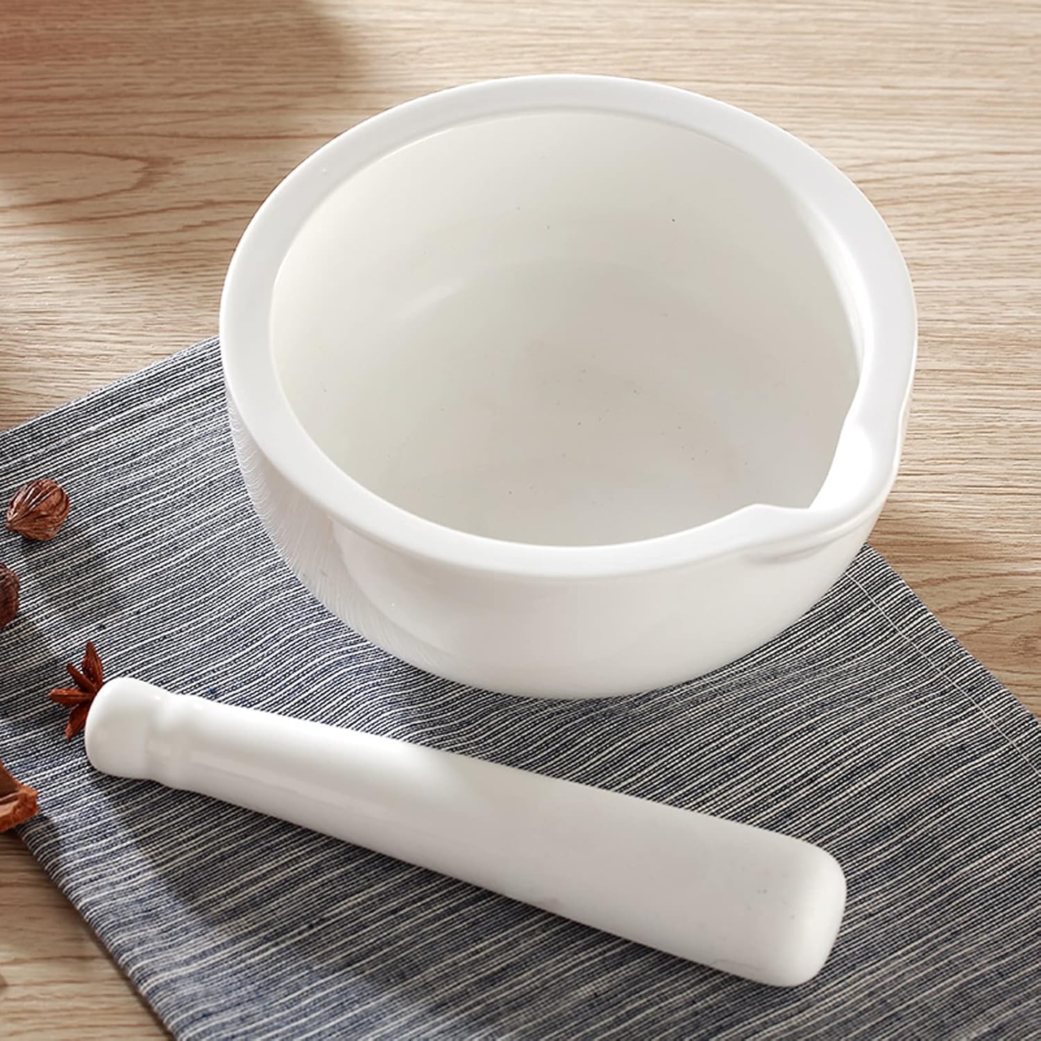 Garlic Presses White Porcelain Mortar and Pestle Set, Ceramic Mixing Grinding Bowl Set, Grind Spices and Nuts to Release Flavor, Crusher DIY Tool for Kitchen Mortar and Pestle Set(