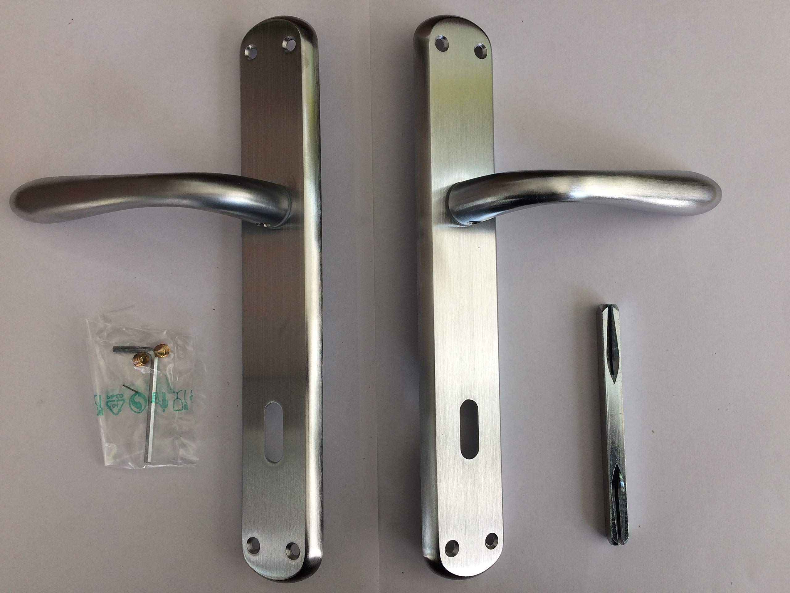 MANIGLIA PER PORTA SIDNEY 1126 P IN MARITECH CROMO SATINATO, FORO PATENT, CON PLACCA INTERASSE MM.90 COMPLETA PER UNA PORTA DENTRO+FUORI, CON MOLLA DI RITORNO VITI DI FISSAGGIO COMPRESE
