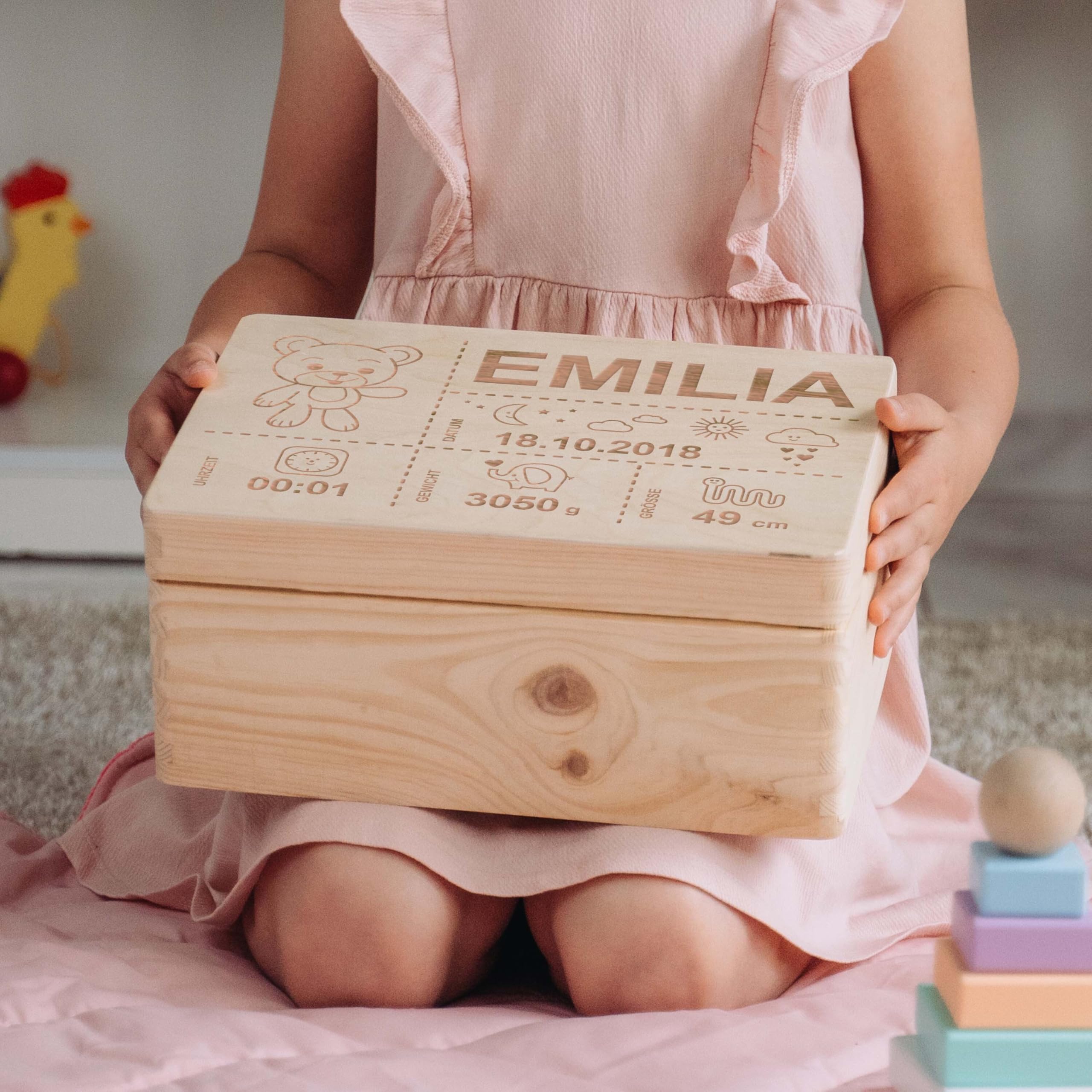 LAUBLUST Erinnerungsbox Baby Personalisiert - Geschenk zur Geburt mit Name | Teddybär, Größen S, M, L, XL - Kinder Erinnerungskiste aus Holz für Mädchen & Jungen | Holzkiste Natur oder Weiß - FSC®