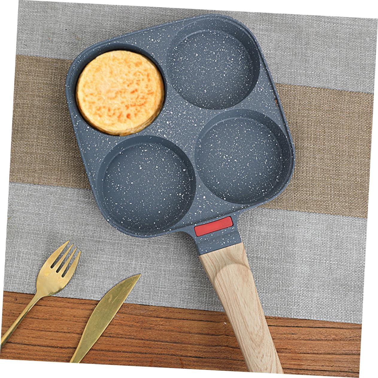 Non-stick Omelette Pan Lid Egg Frying Pan Poached Egg Cooker 4 Hole Sturdy Easy to Clean