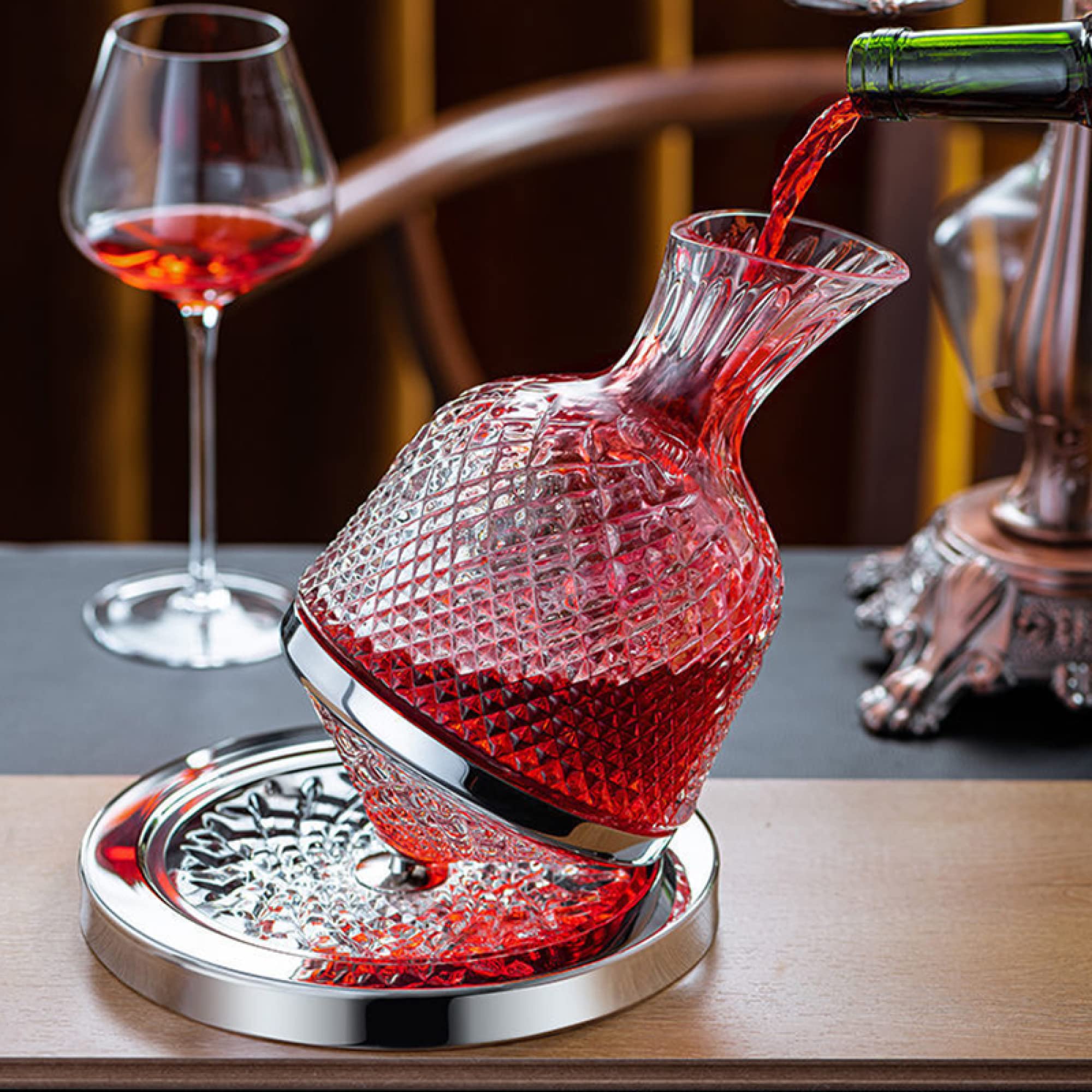 赤色クリスタルガラスデキャンタ Amazon.co.jp: クリスタルガラスワインデカンタ - 回転赤ワイン