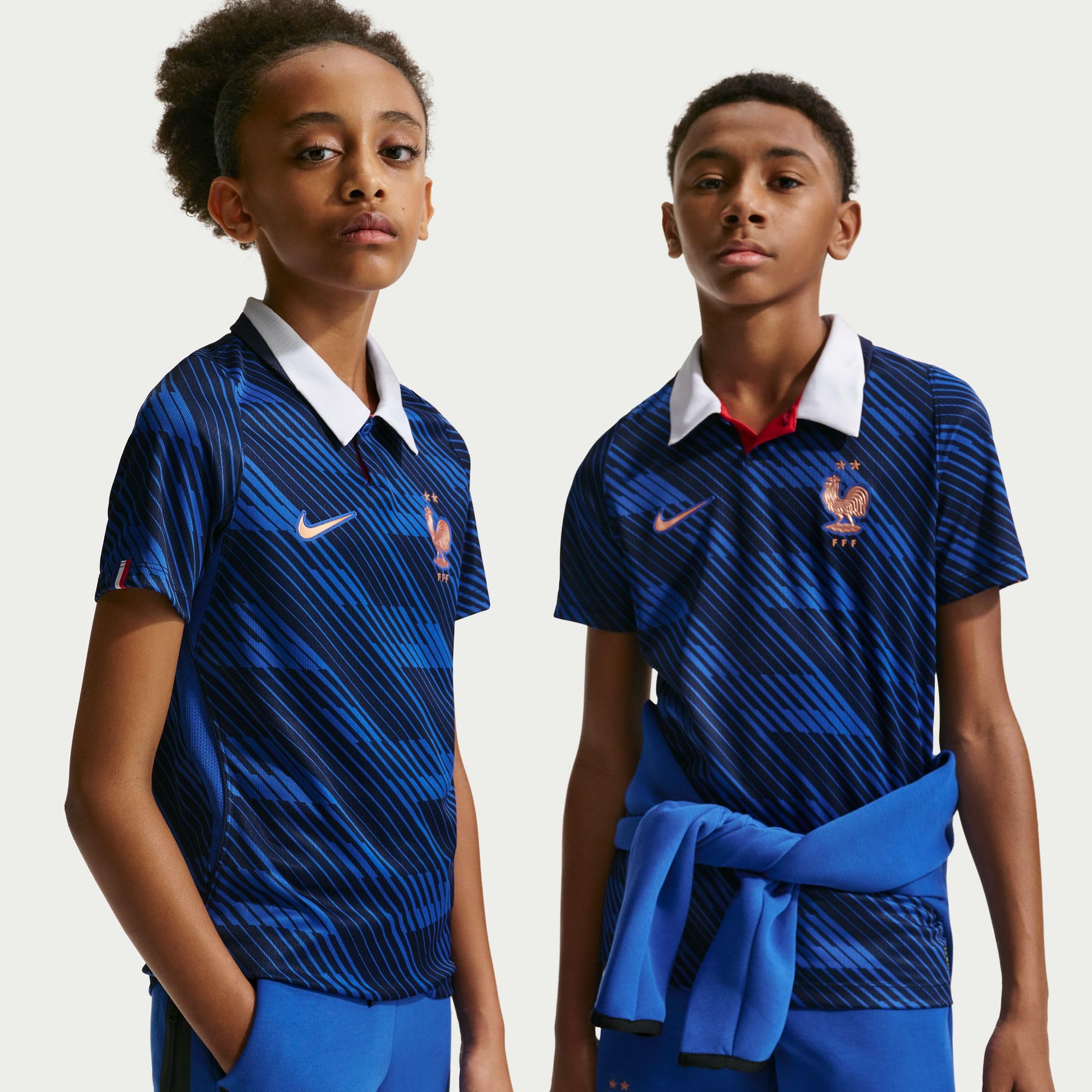 Nike FFF 2026 Stadium Domicile Maillot de Foot Replica Nike Dri-fit pour Ado Réplique du Maillot de Football Mixte Enfant (Lot de 1)