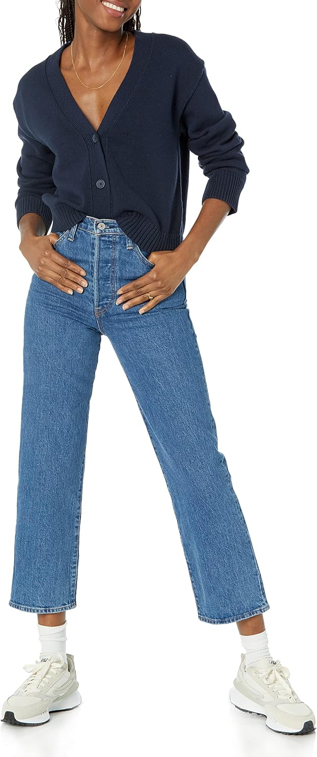 Amazon Essentials Women's Relaxed Fit V-Neck Cropped Cardigan - Image 4