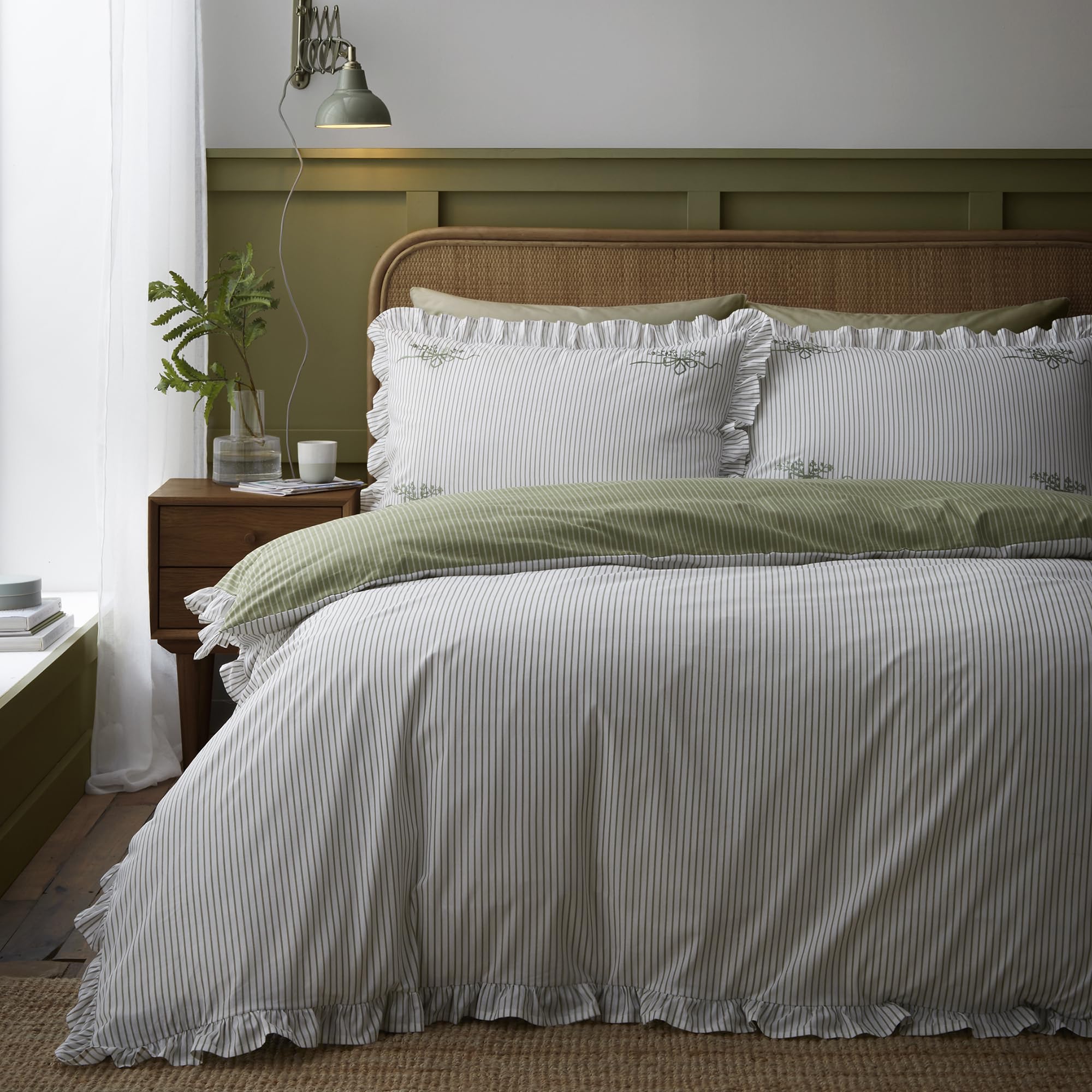 B&Q -  Frilled Embroidered Bow Stripe 100% Cotton Green Duvet Cover Set