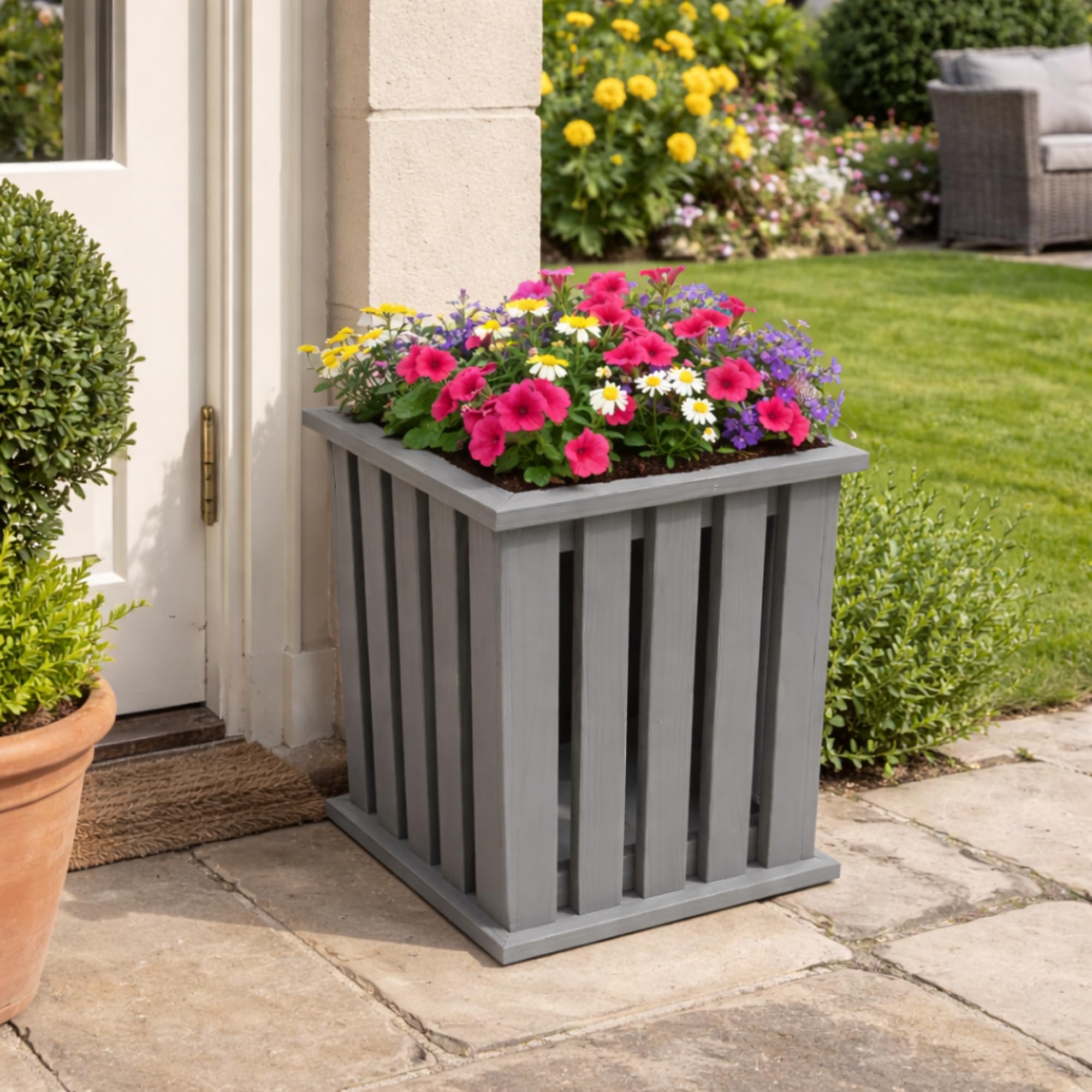 Callow Retail Grey Single Garden Planter In Wooden Garden Planter, Slatted Planter, Includes Liner, 33X33x45cm