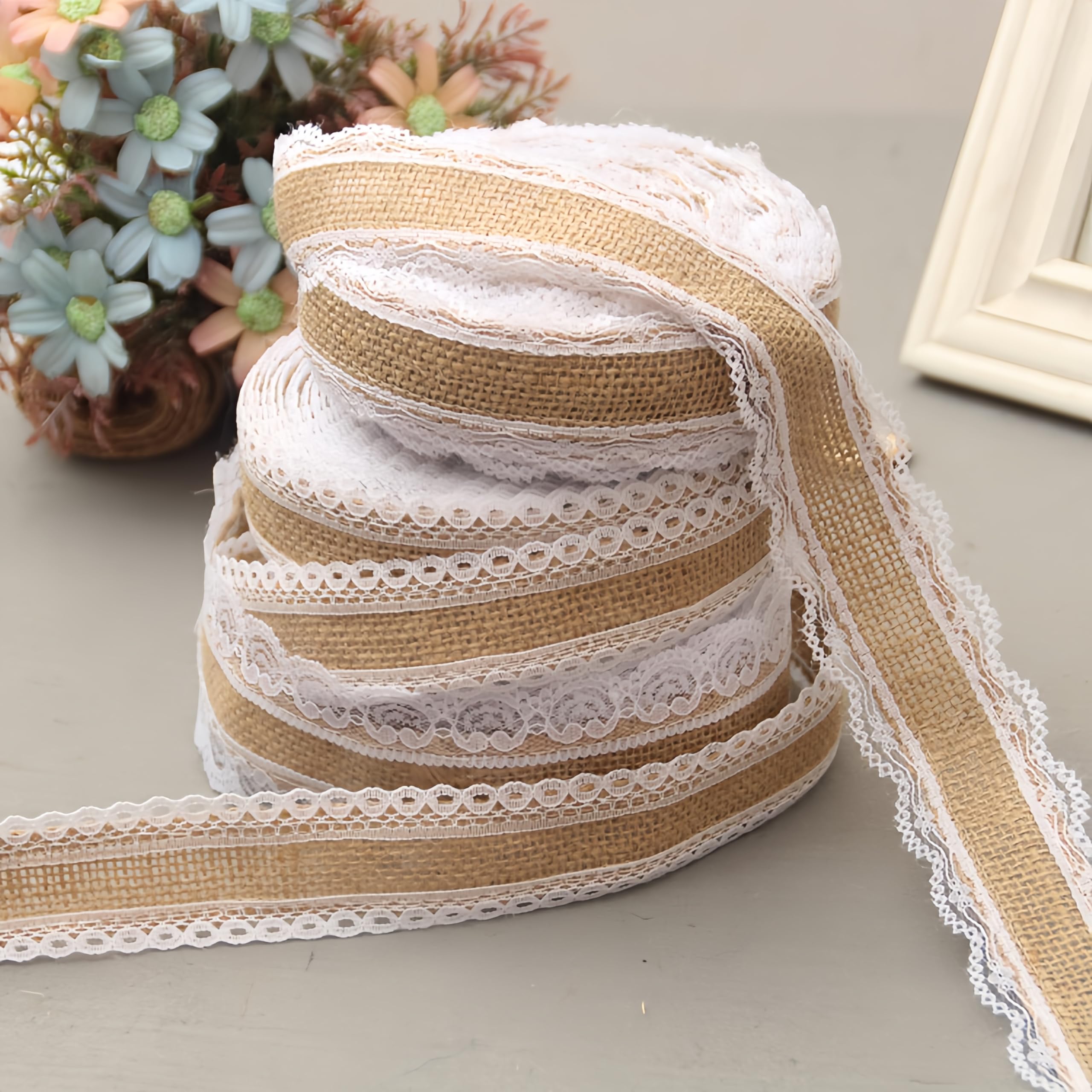 Wstążka z juty i płótna jutowego, Wstążka jutowa z białą koronką 2,5 cm x m/5 m