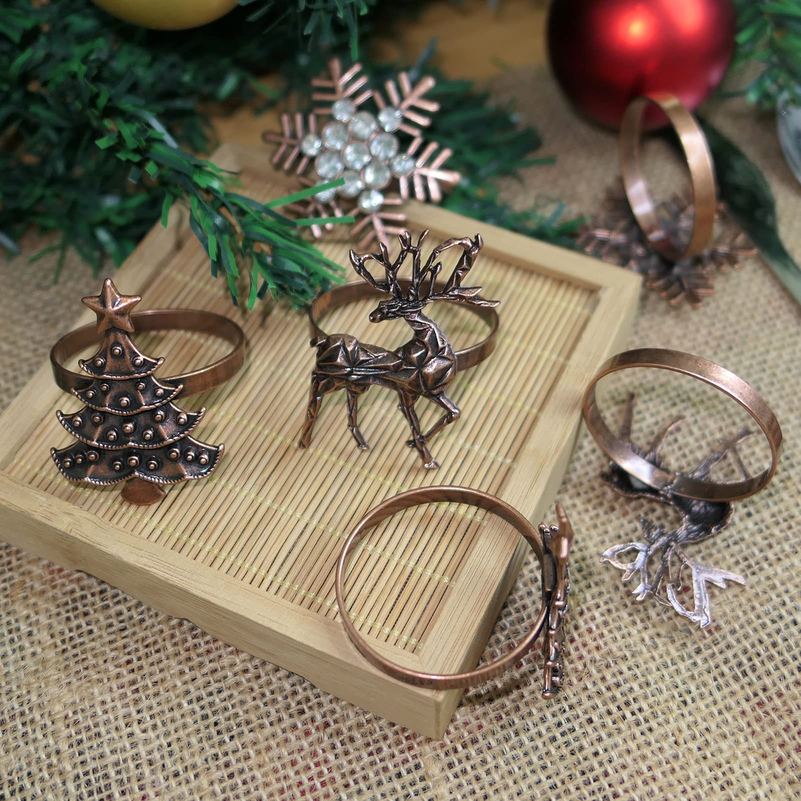 HADDIY Weihnachts-Serviettenringe, Set mit 12 Retro-Schneeflocken, Hirsch, Xmax Baum-Serviettenhalter für Winter, Urlaub, Abendessen und Weihnachtsfeier, Tischdekorationen