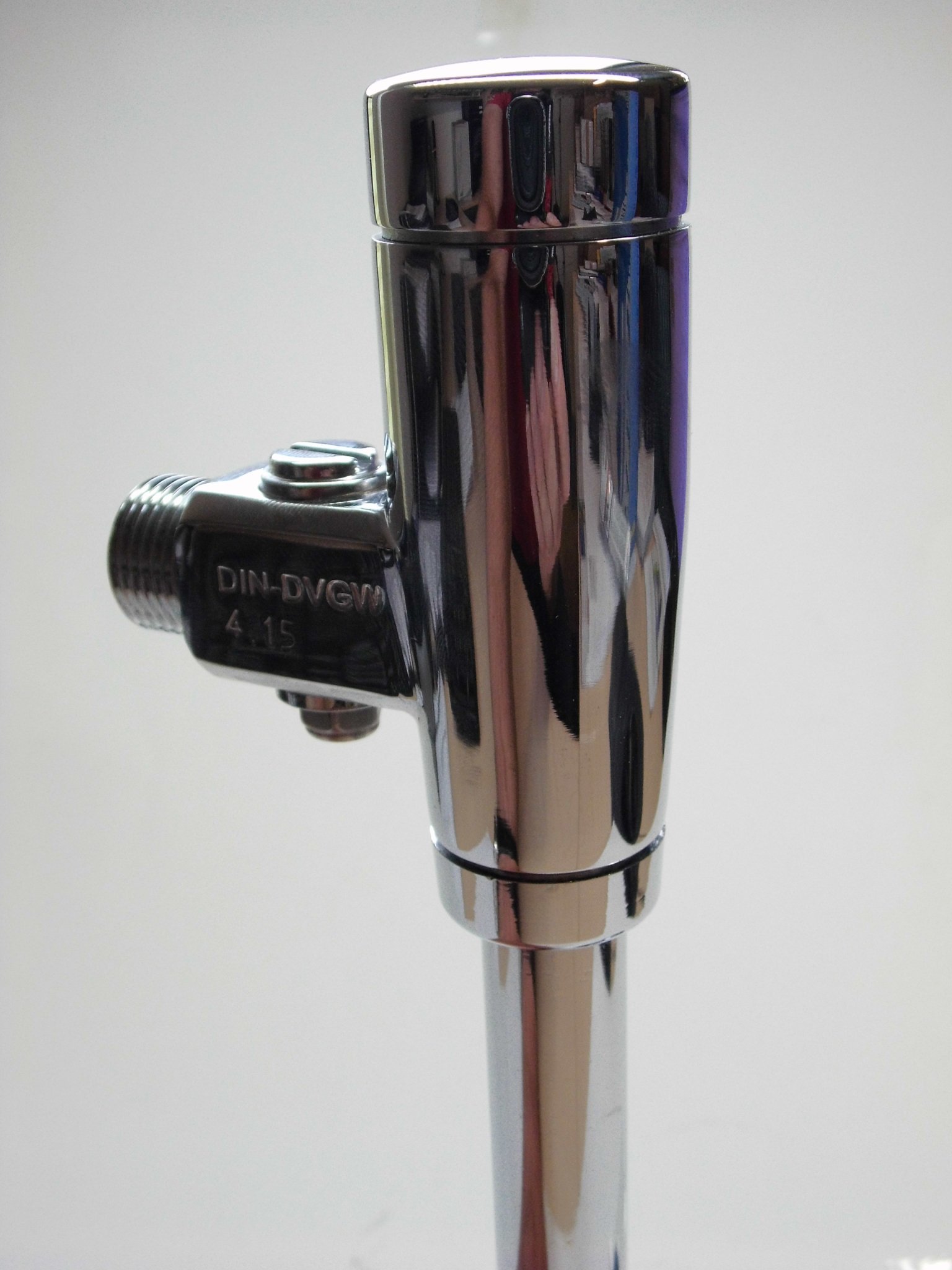 Urinal-Druckspüler NILplus nova mit Vorabsperrung (Ausführung: Urinaldruckspüler Nilplus Nova DN 15 mit Vorabsperrung)