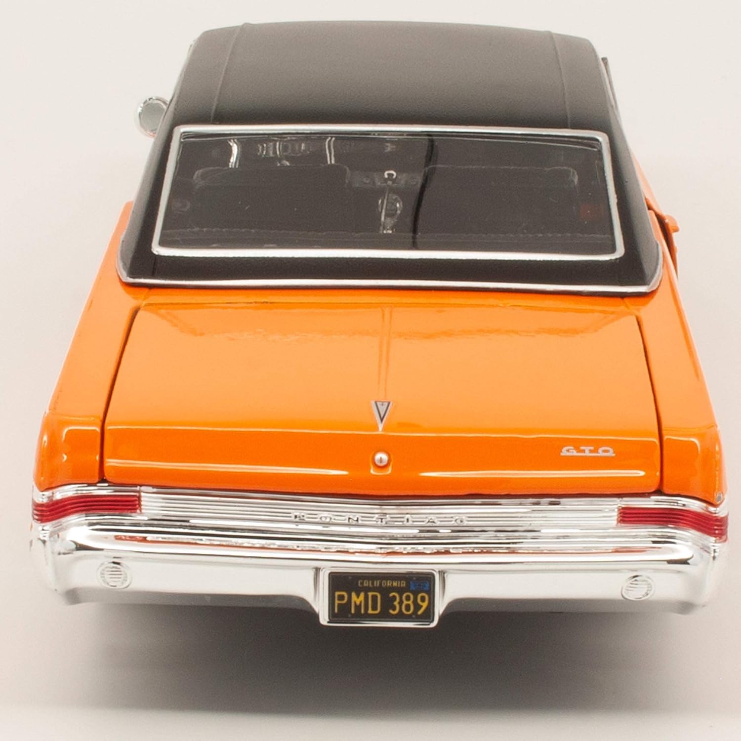 Maisto 1:18 Scale 1965 Pontiac GTO (Hurst Edition) Diecast Vehicle (Colors May Vary)