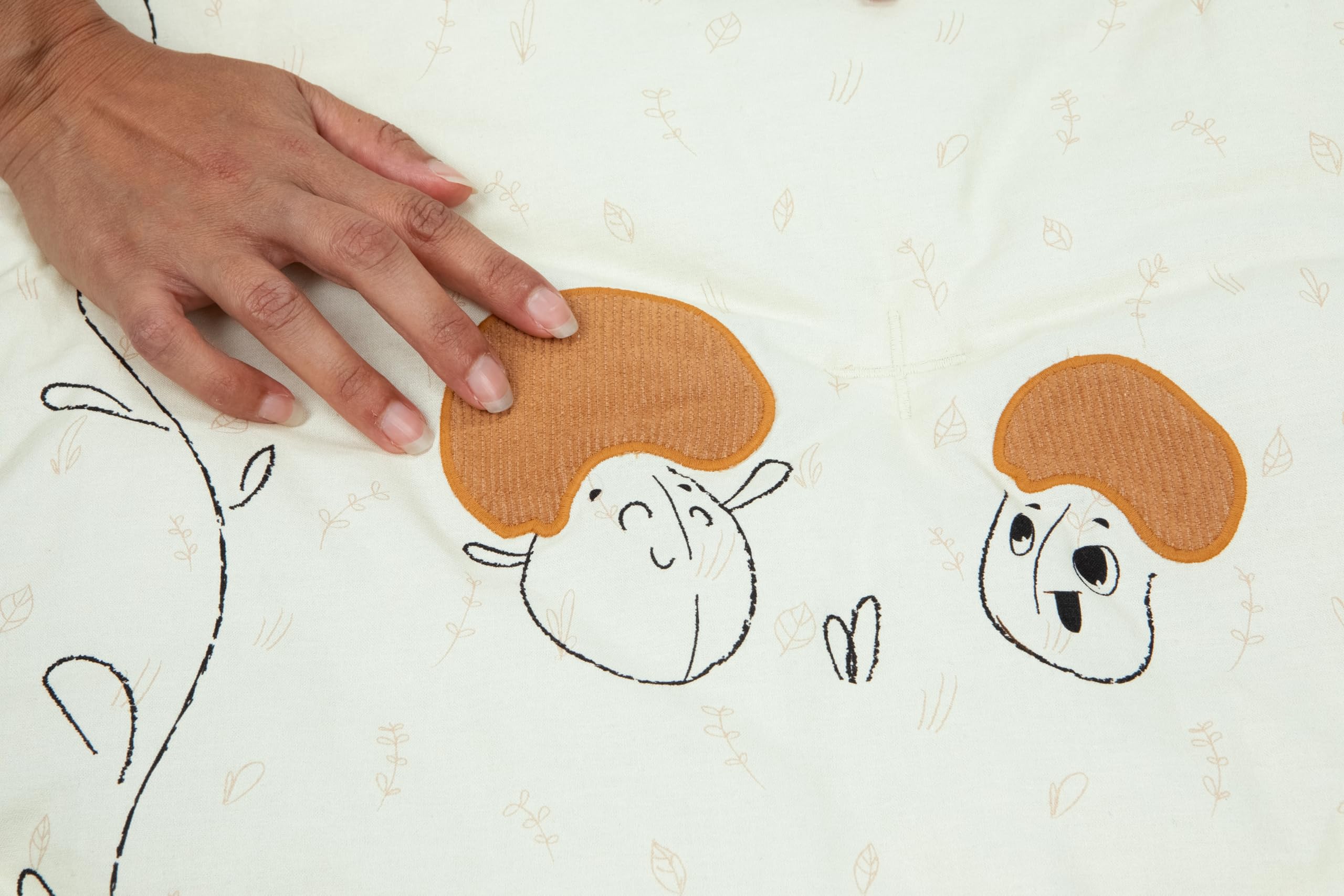 Tiny Love Weiche Super-Spielmatte aus natürlicher Baumwolle und recycelten Materialien, naturinspiriertes Design, neutrale Farben, weich, sensorisch, entwicklungsfördernd, Garden of Adventures