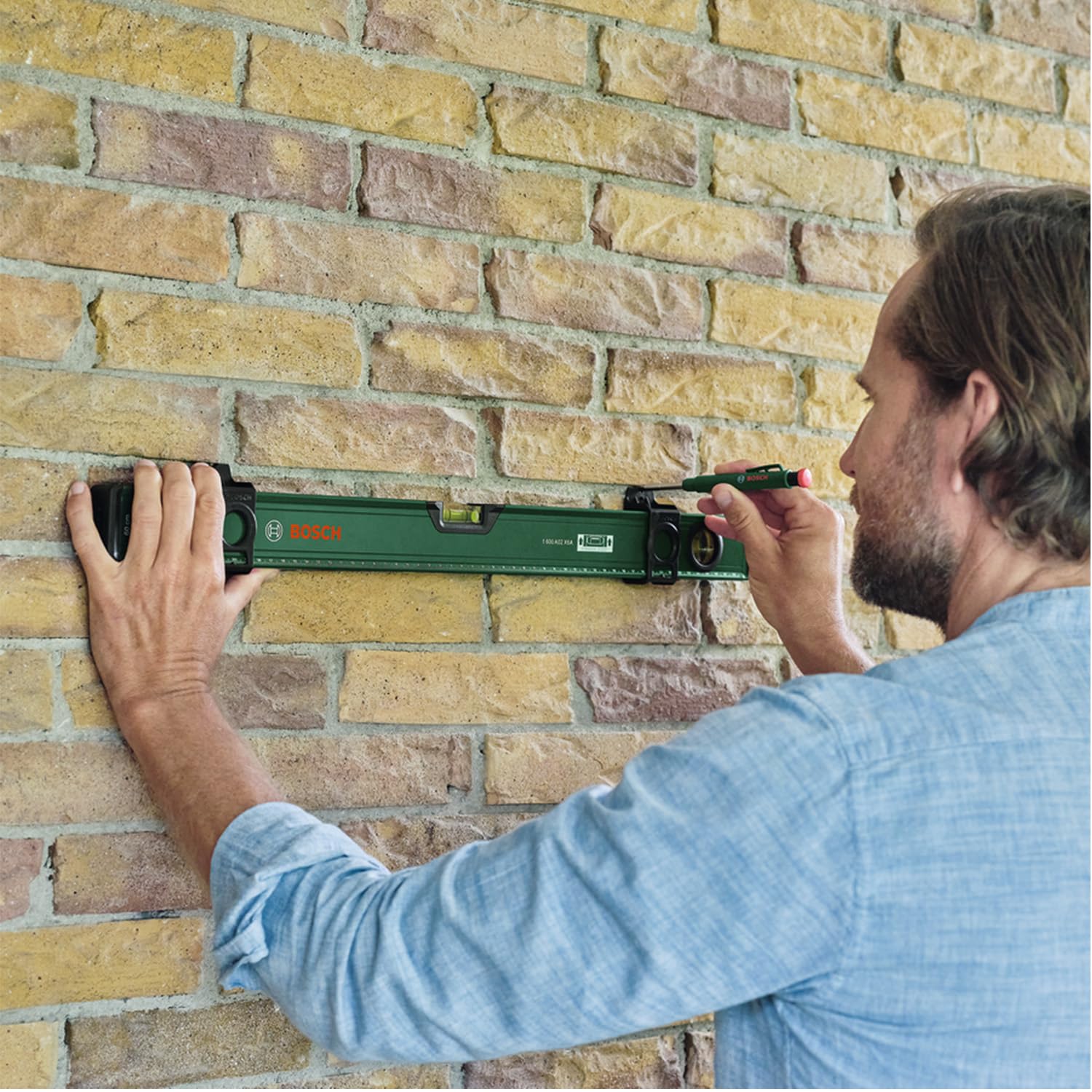 Bosch poziomica 60 cm (2 suwaki do zaznaczania, fluorescencyjna libella (pozioma i pionowa), skala metryczna, aluminiowy korpus, stopery z miękką okładziną Softgrip, rowek typu V)