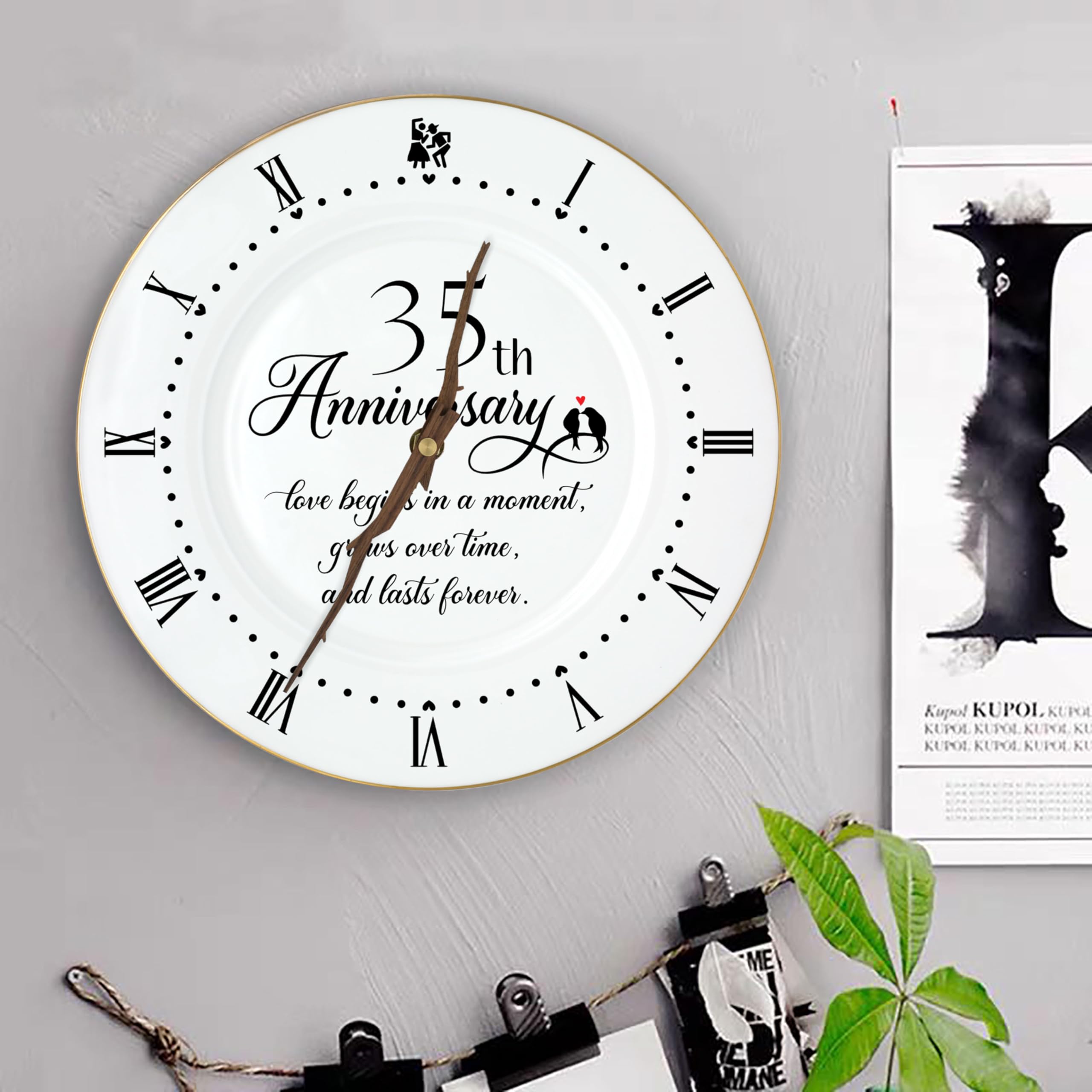 TOBOHU 35th Anniversary Porcelain Clock with Gold Foil - Image 3
