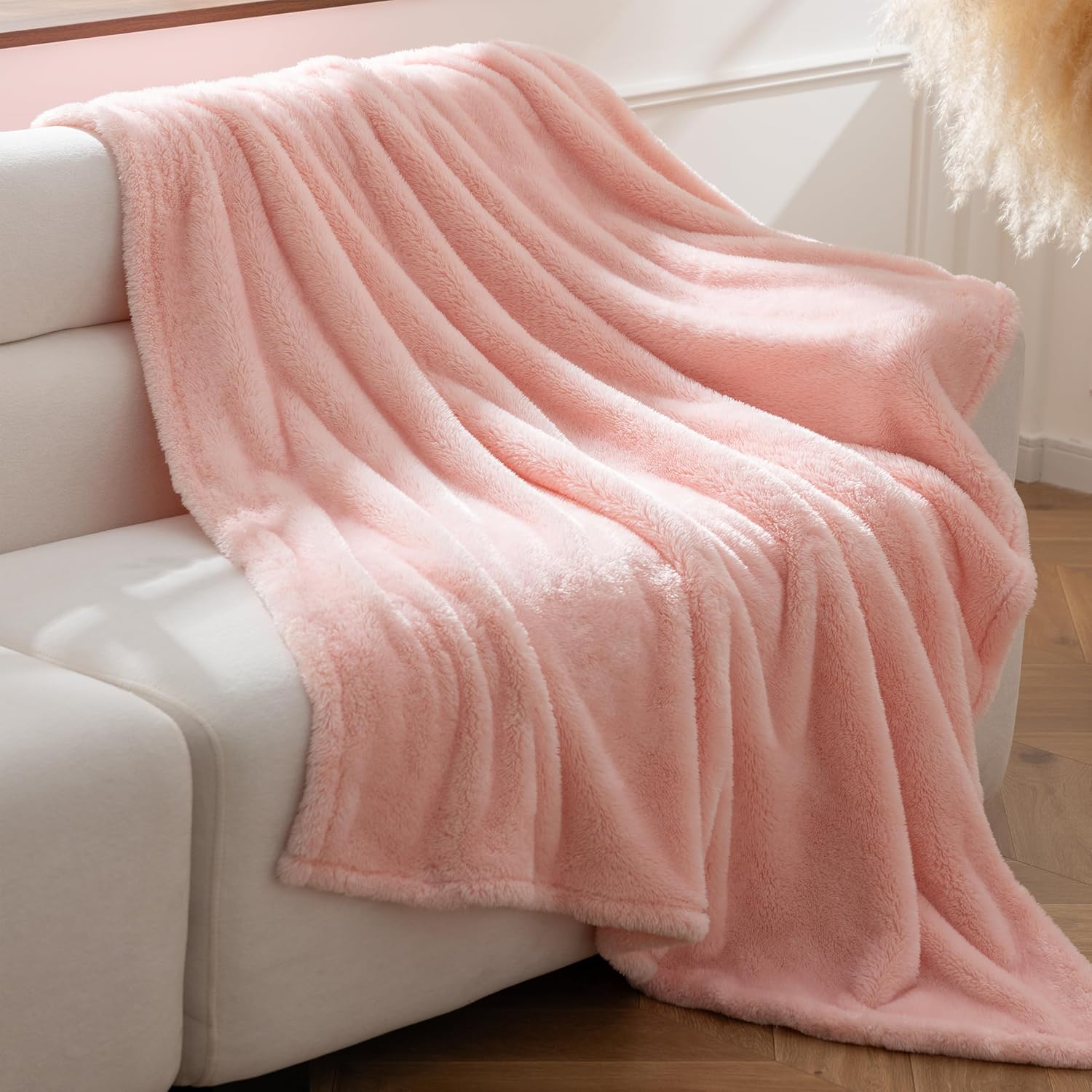 Double-Pile Fluffy Fleece Blanket, Ultra Soft & Warm All-Season Cozy Blanket for Couch Bed Sofa, Lightweight Plush Microfiber Living Room Decor, Gift for Women Men Kids(King, Strawberry Cream)