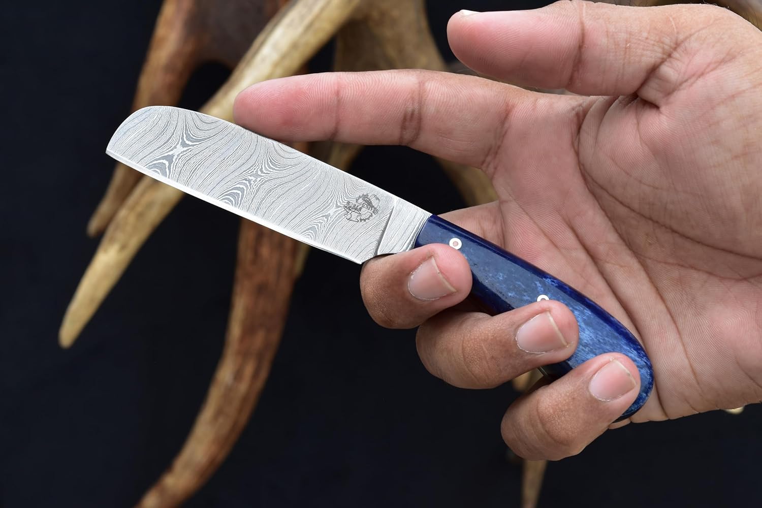 Knives Ranch Damascus Steel Small Castrator with Dyed Blue Sheep Bone Handle Dual Carry Vertical or Horizontal Cowboy Crossdraw Leather Sheath (3177-BLU)