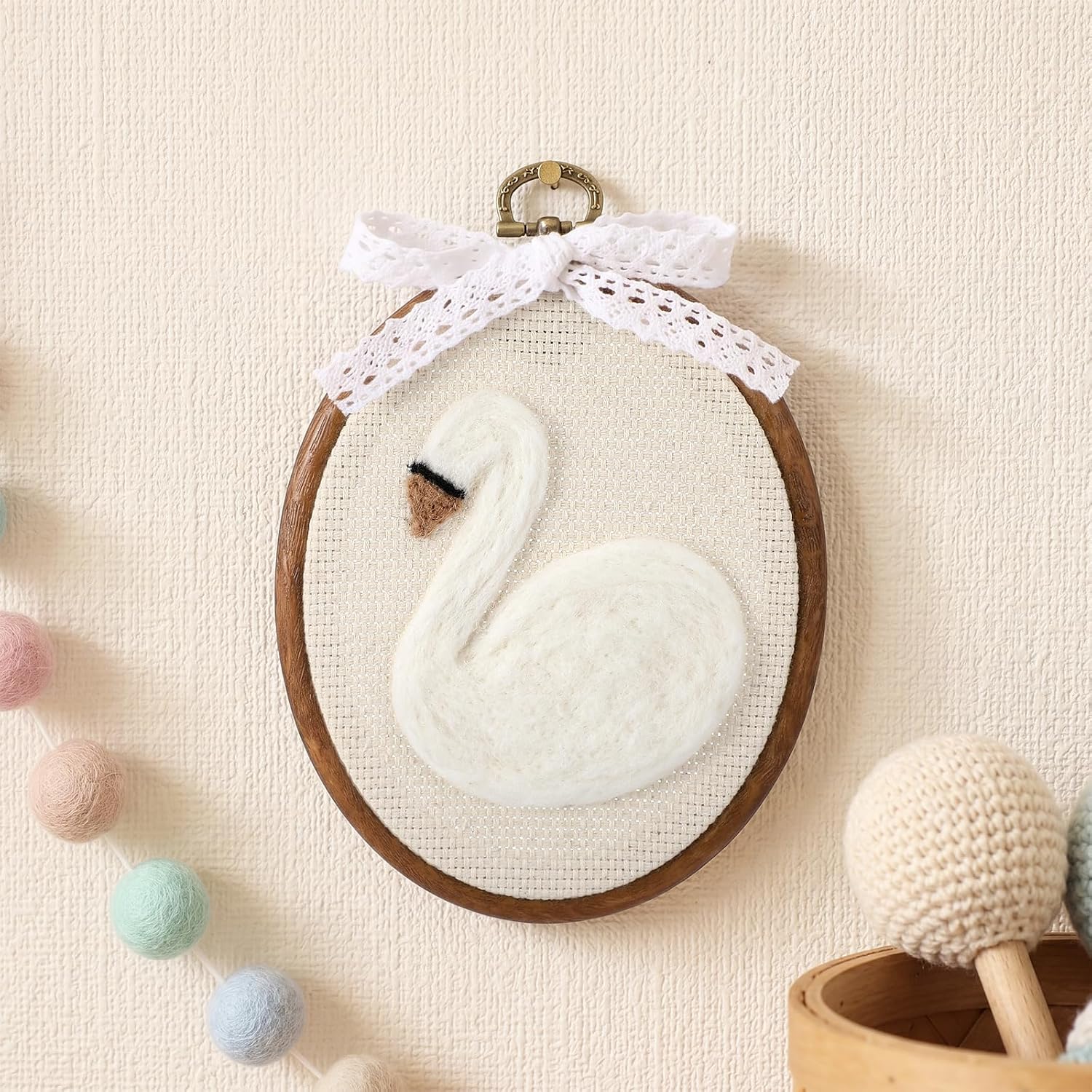 Novabright Felted Swan Nursery Wall Decor Farmhouse Decor 6 Inch Cute Vintage Handmade Wool Swan Embroidery Hoop for Nursery Bathroom Living Room Bedroom