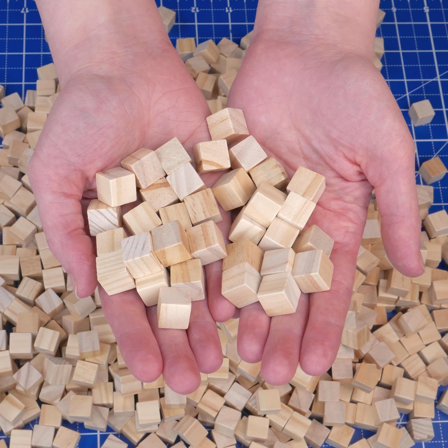 Wood Blocks – 1000-Pack of 1/2-Inch Unfinished Pine Wood Blocks for STEM Projects, Crafts, and DIY Builds